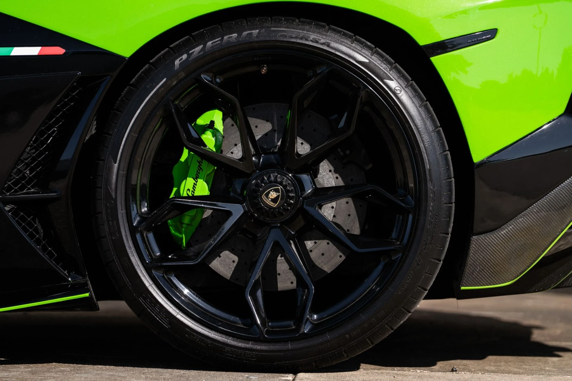 mph014_1953960344_Used_2019_Lamborghini_Aventador_LP_770_4_SVJ_1771431359_69f8bb67bb