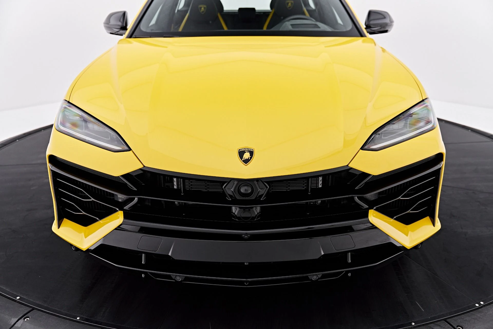 mph014_1959263172_Used_2025_Lamborghini_Urus_SE_1788049853_a95dcab84c