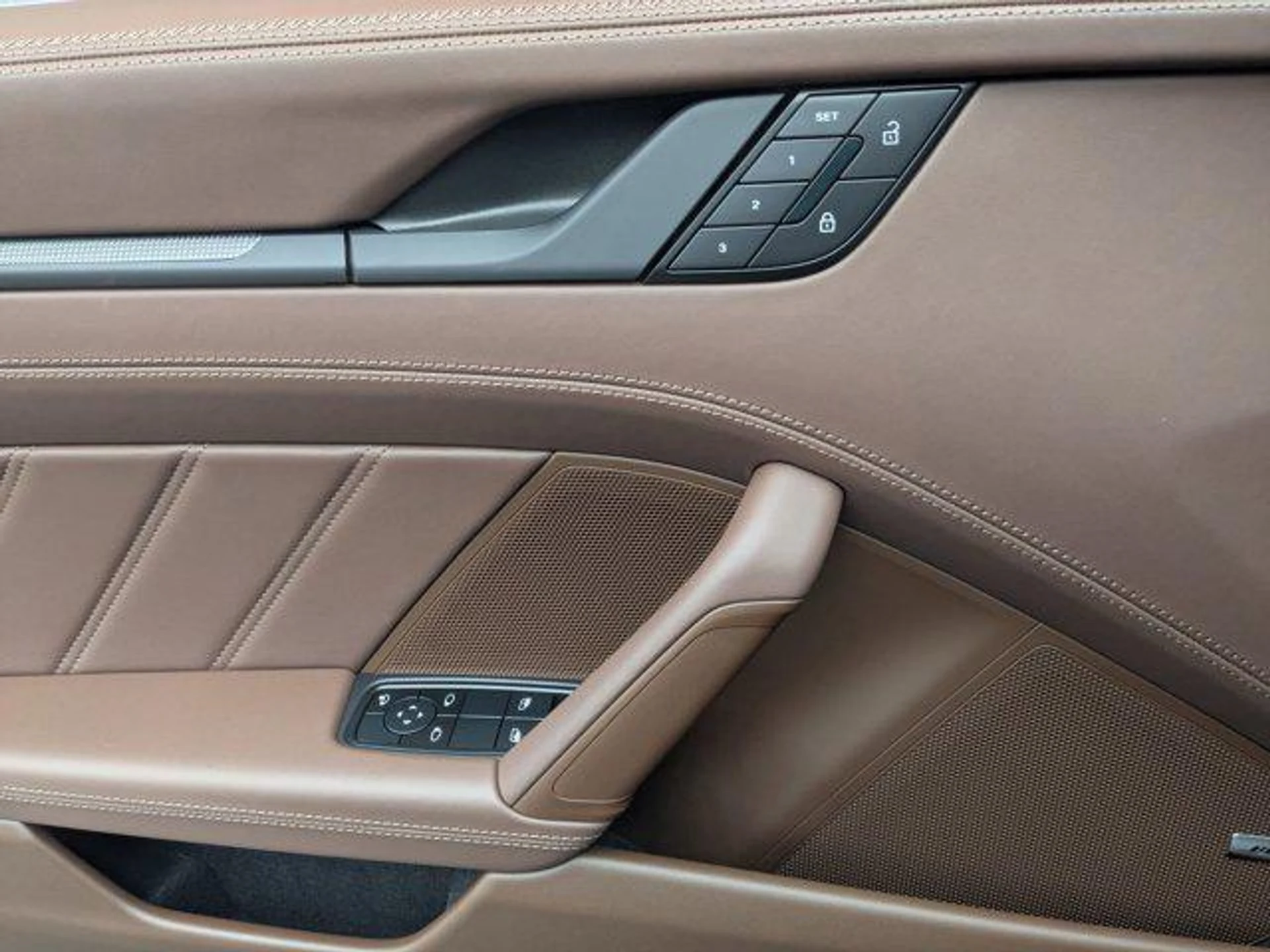 mph014_1961580793_b_Xxc_XY_Hu_Qab6o_N_Dx_SX_Sy_Li_Eo_T7c_232ed3a672