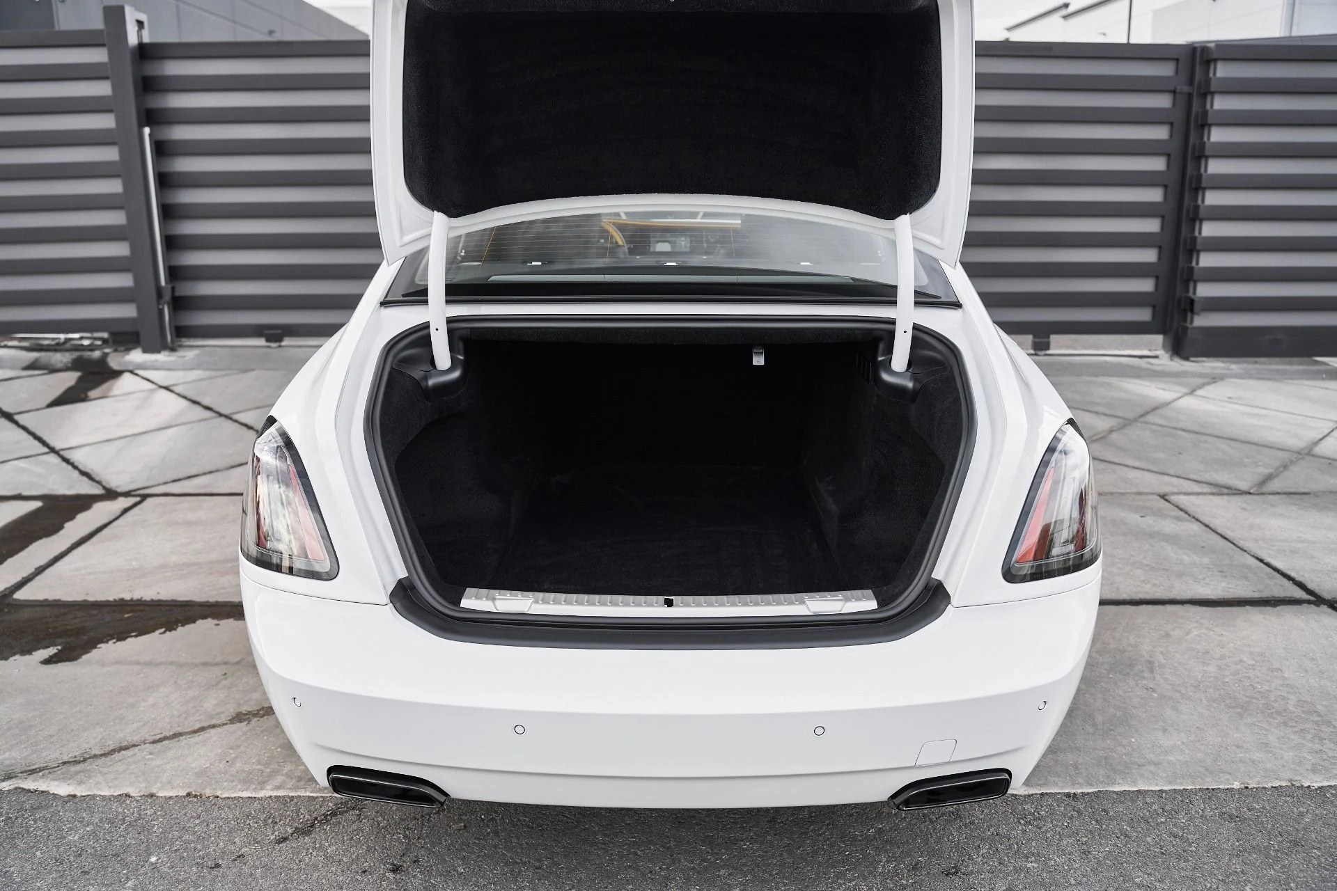 mph014_1963847773_Used_2025_Rolls_Royce_Ghost_Black_Badge_1763167761_4b71713e8a