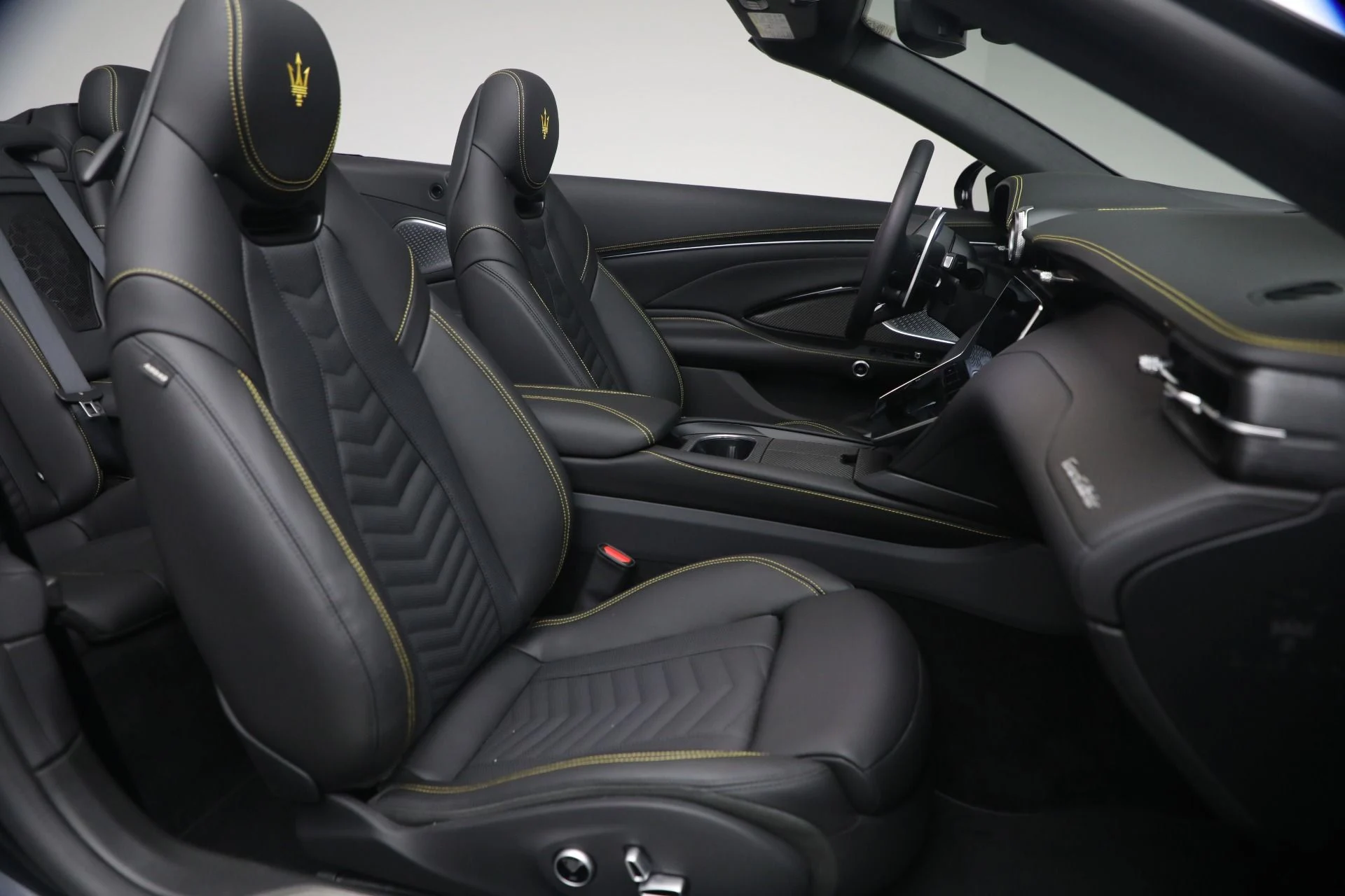 mph014_1973159603_New_2026_Maserati_Gran_Cabrio_1780523528_cb1befd745