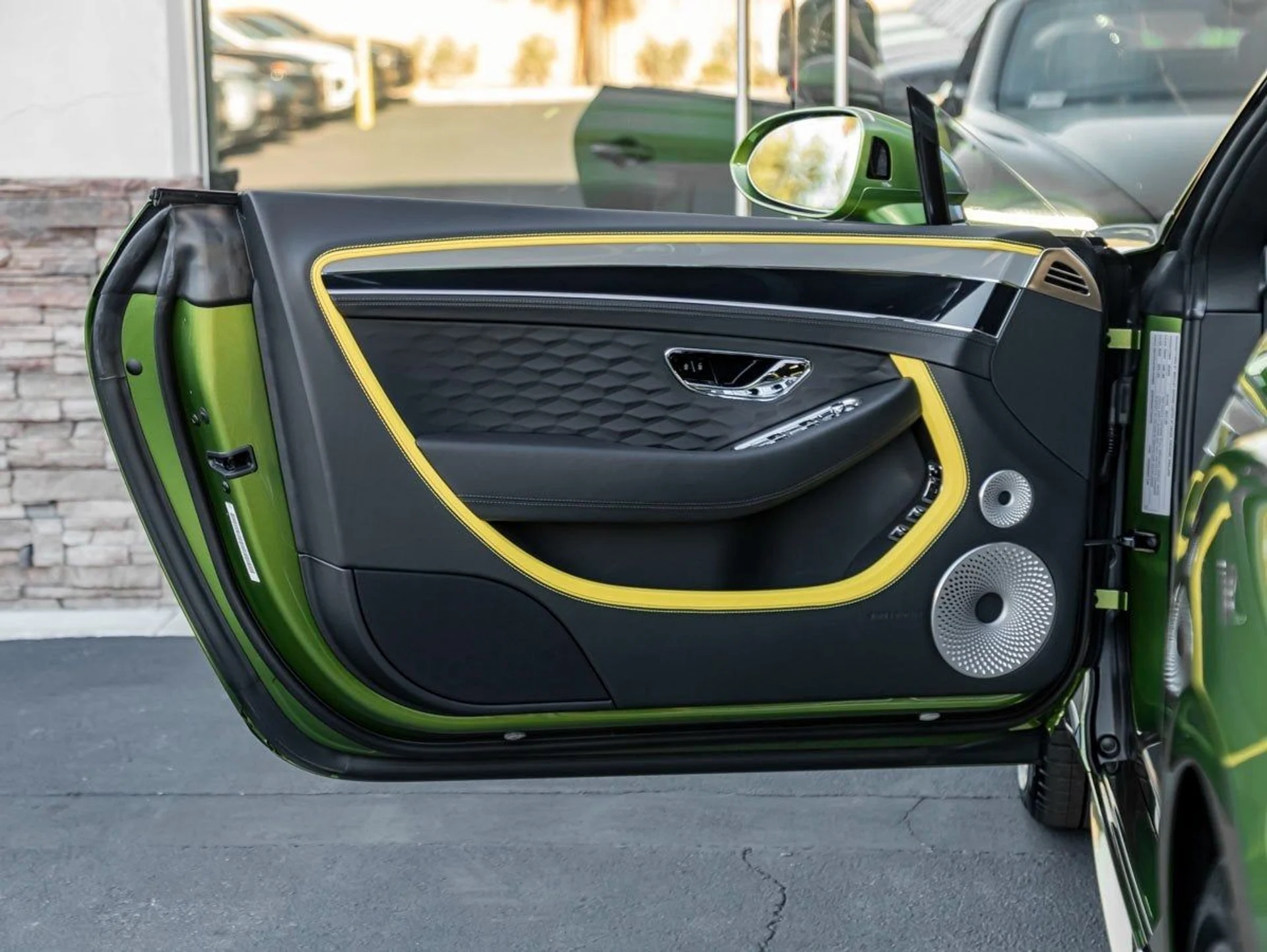 mph014_1978361914_15_ca43c7ca3c