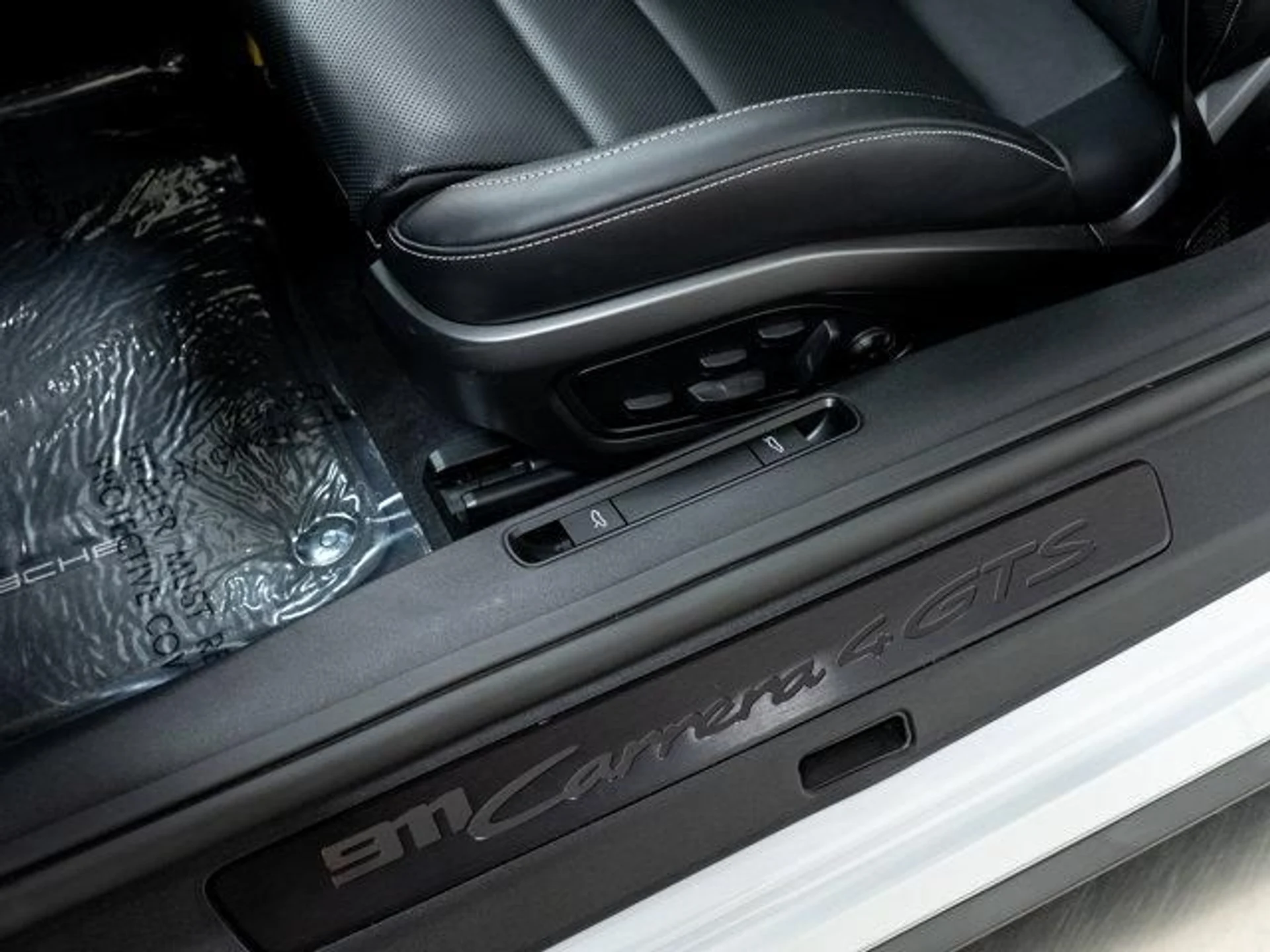 mph014_1978672947_h_V8_JD_Xvpm_K2kzcwsud_Bi_Cg8_c_E_a0bac28bcc