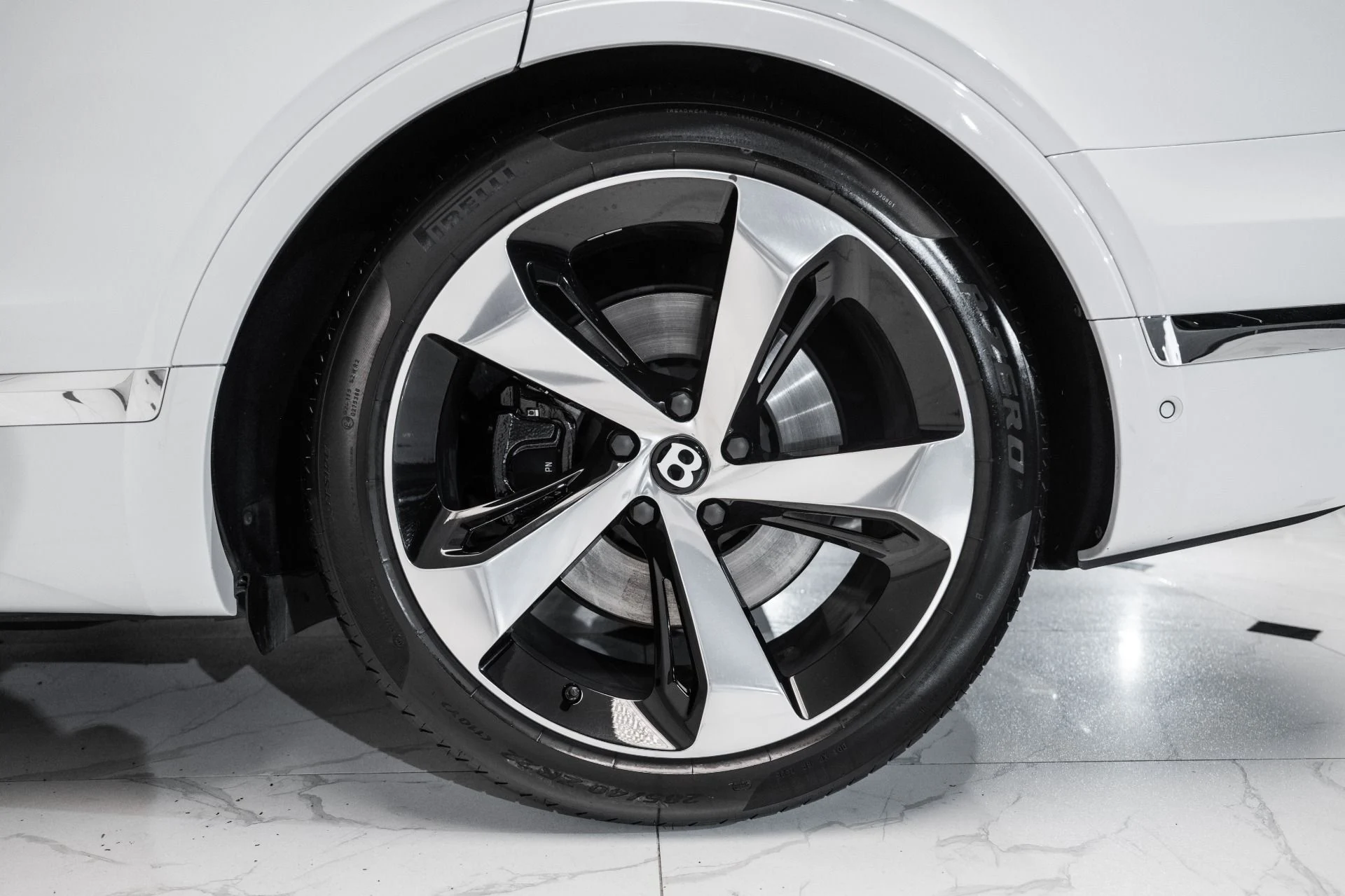 mph014_198286559_Used_2019_Bentley_Bentayga_V8_1759420865_52ceb298bd