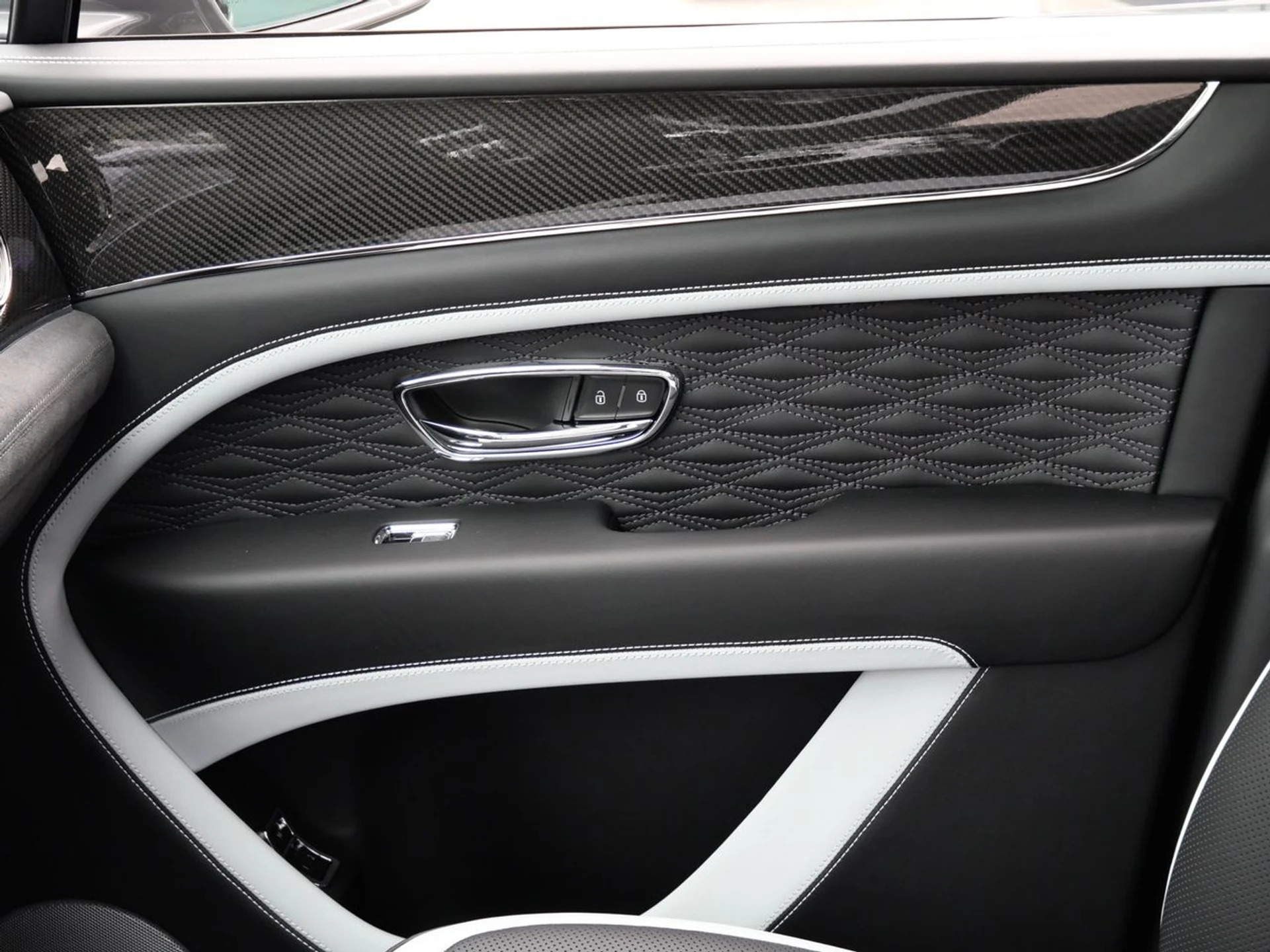 mph014_1988005845_161ebae2e07805f4e4f4cfb5248222cex_c044c076e4