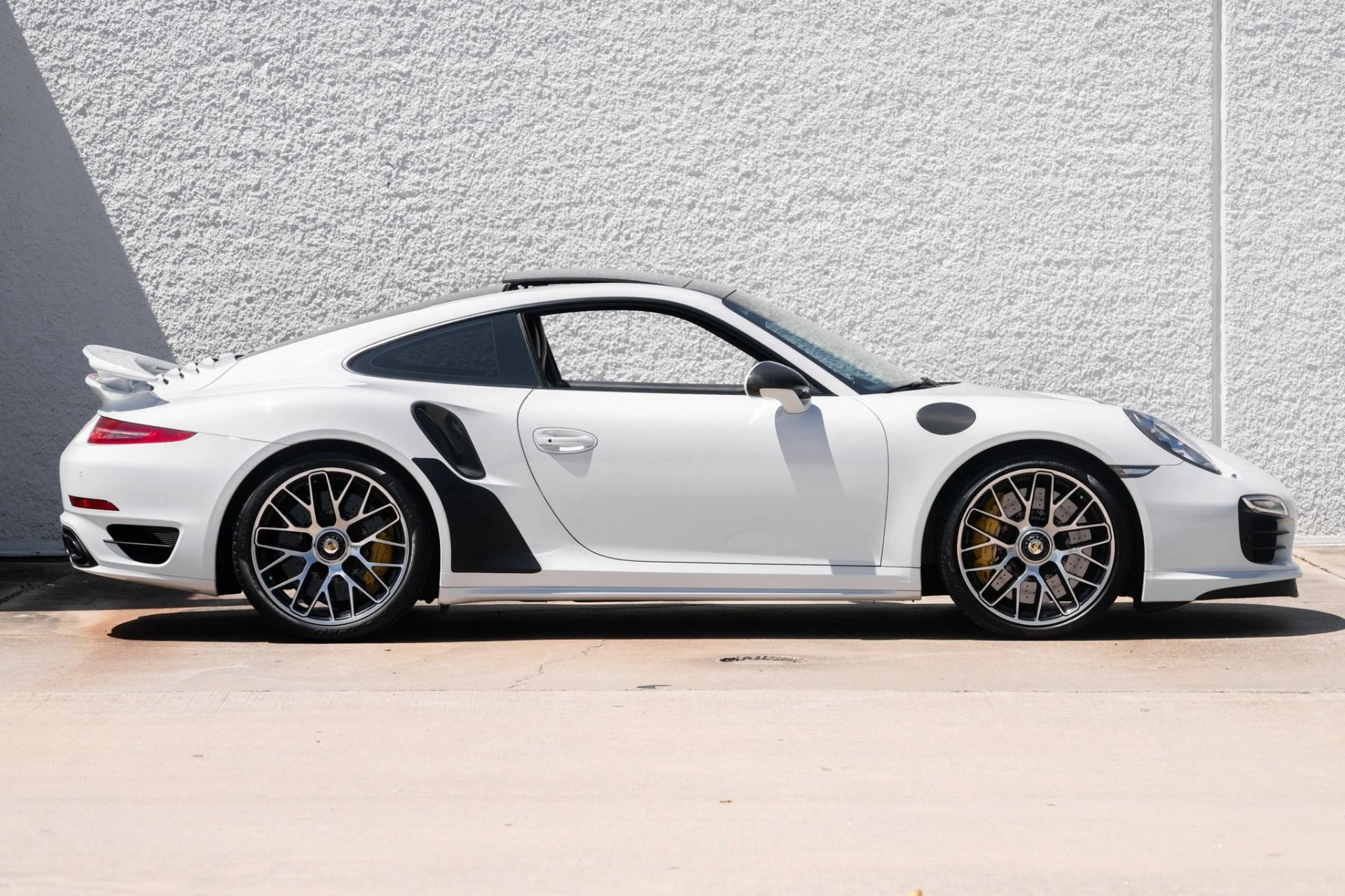 mph014_1991487666_Used_2016_Porsche_911_Turbo_S_1757446790_9dcac6ed13