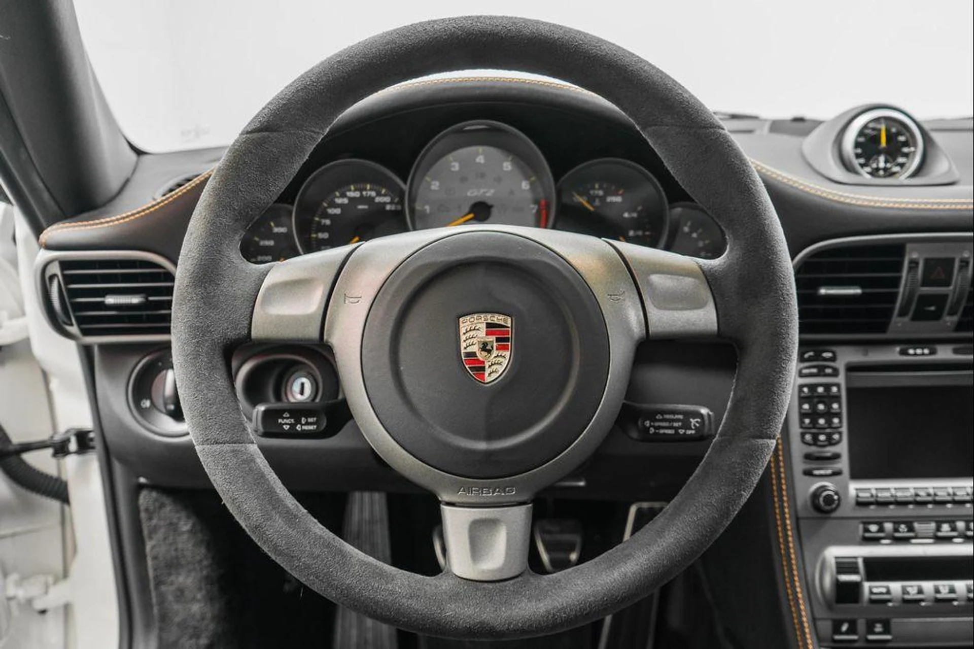 mph014_199818948_x_C9133is_Q8_5zdec_S2_Ub_Gx9_Dl_Ks_b2bb0fd0fa