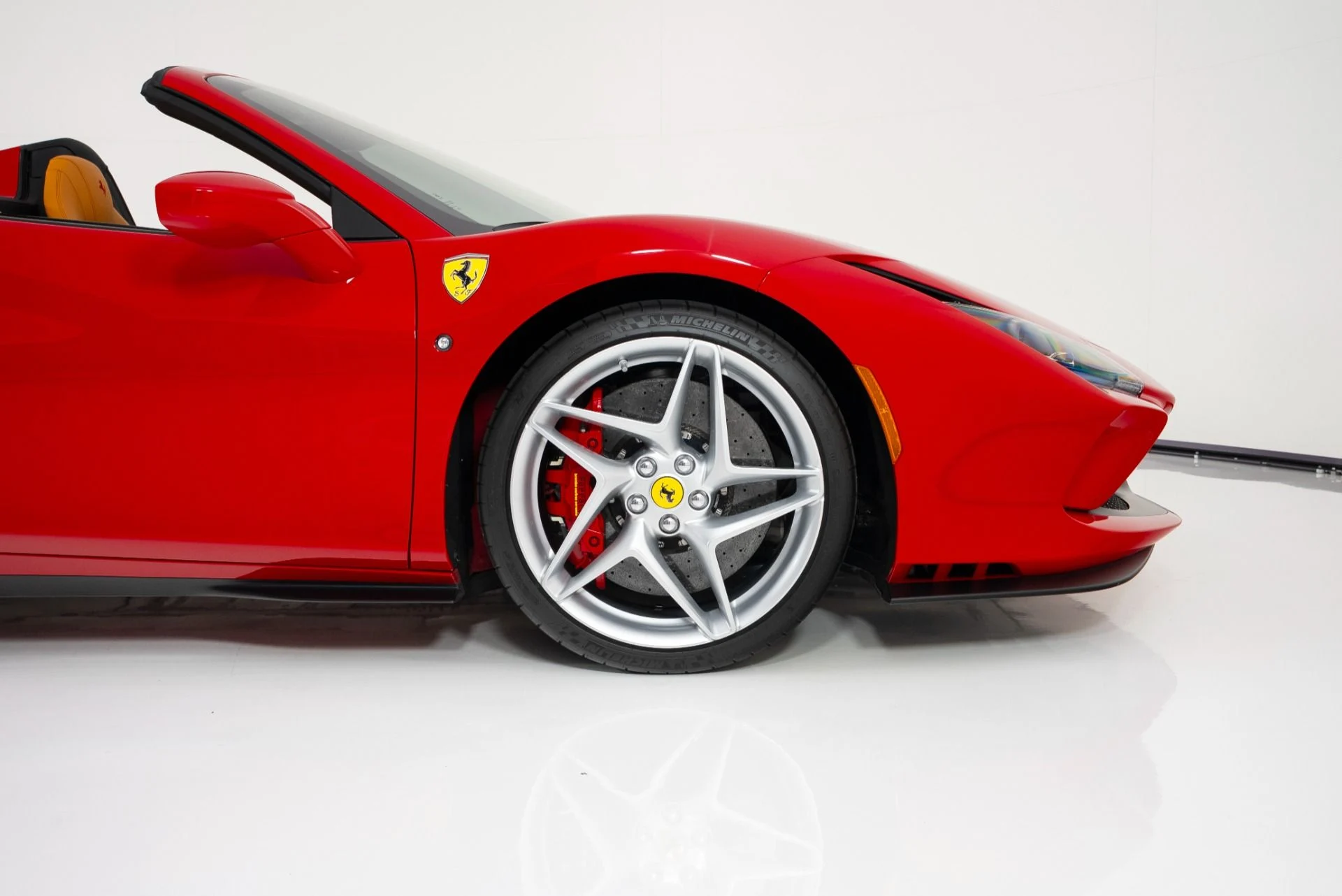 mph014_2000737604_Used_2021_Ferrari_F8_Spider_1757957110_12d4c57499