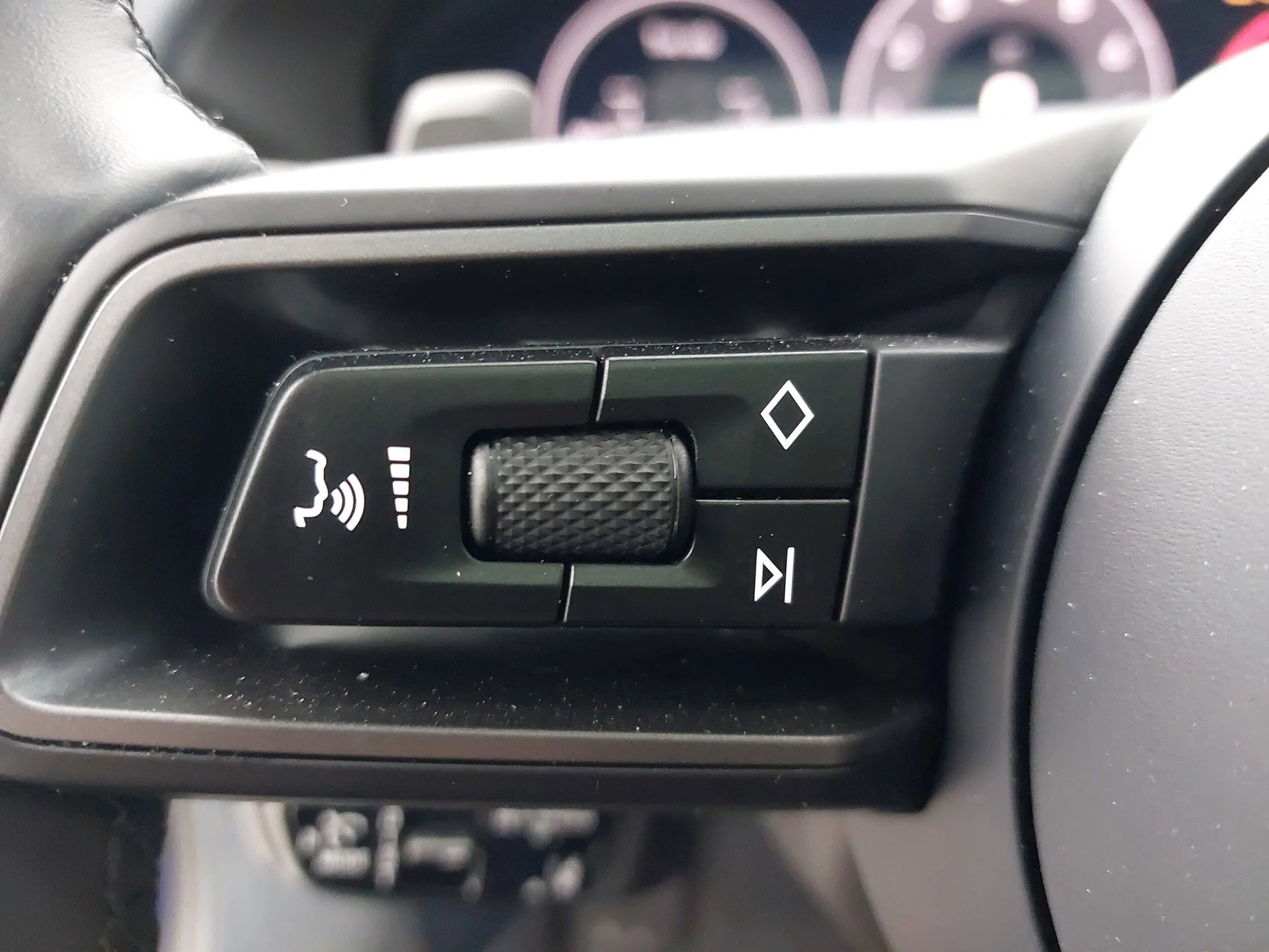 mph014_2001625864_4afba1084f92278d7f868aafe2759691x_6c8f2d6200