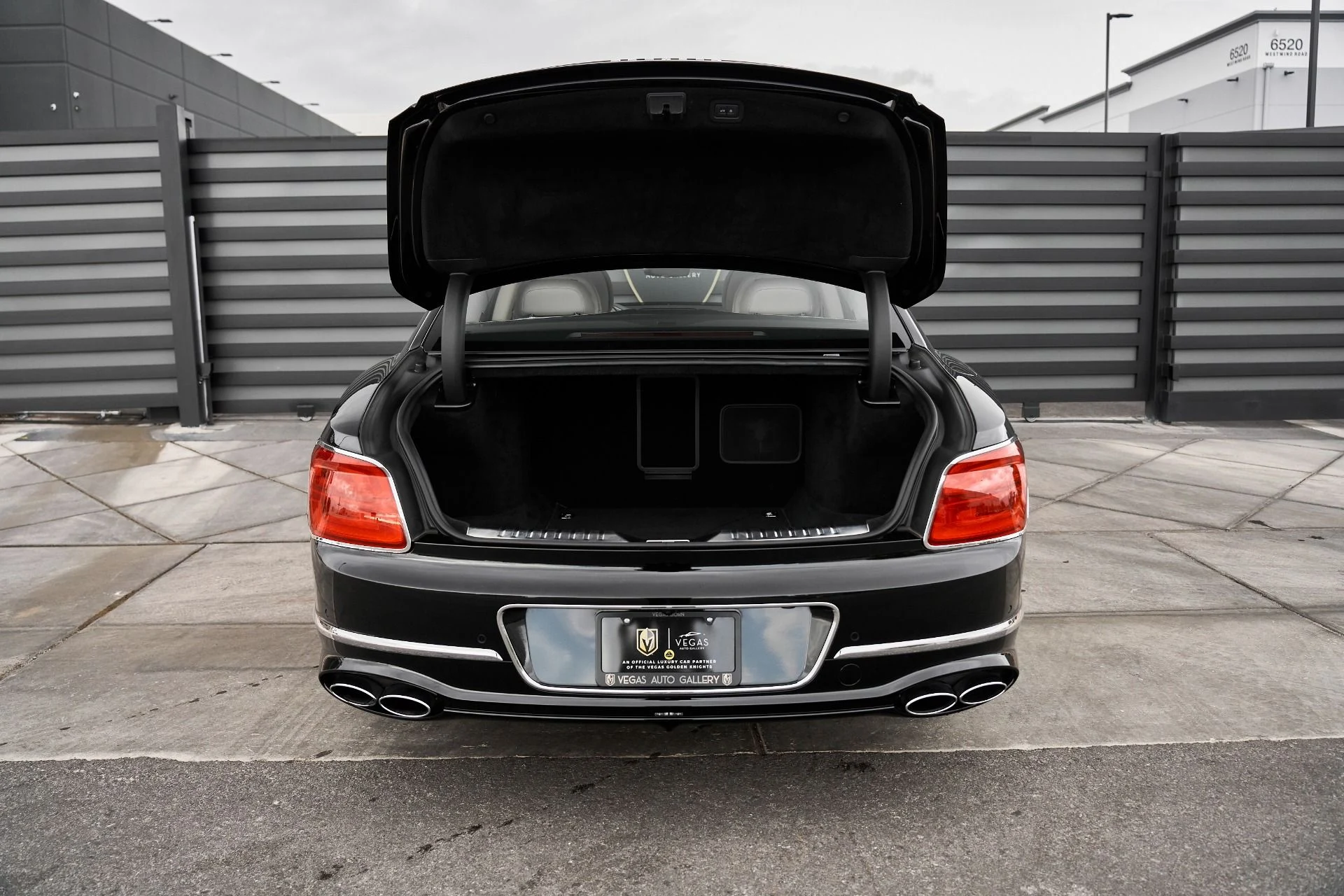 mph014_2011887617_Used_2022_Bentley_Flying_Spur_V8_1763502781_d98381d458