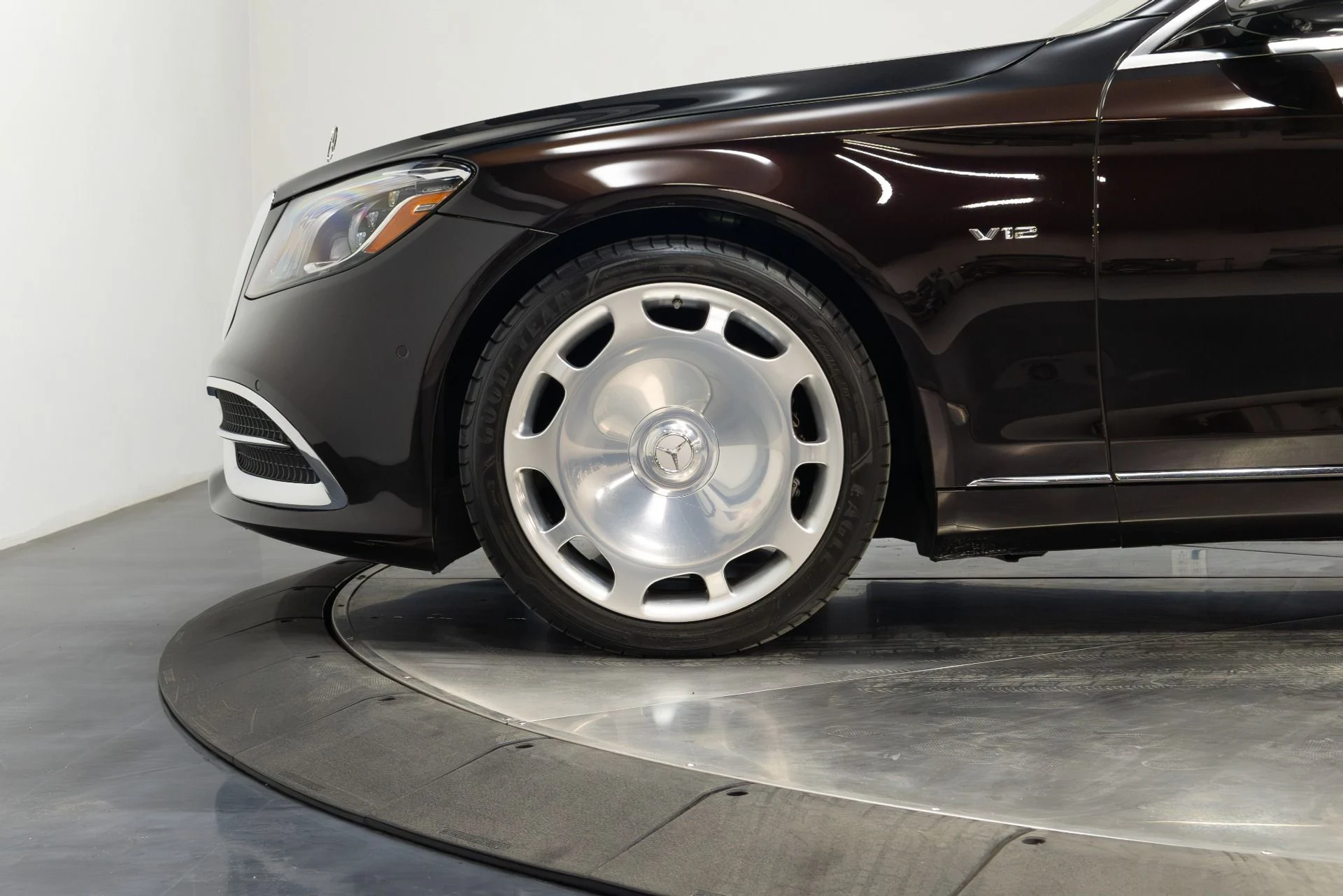 mph014_2011980800_Used_2019_Mercedes_Benz_S_Class_Maybach_S_650_1760739027_f88c75f5d1