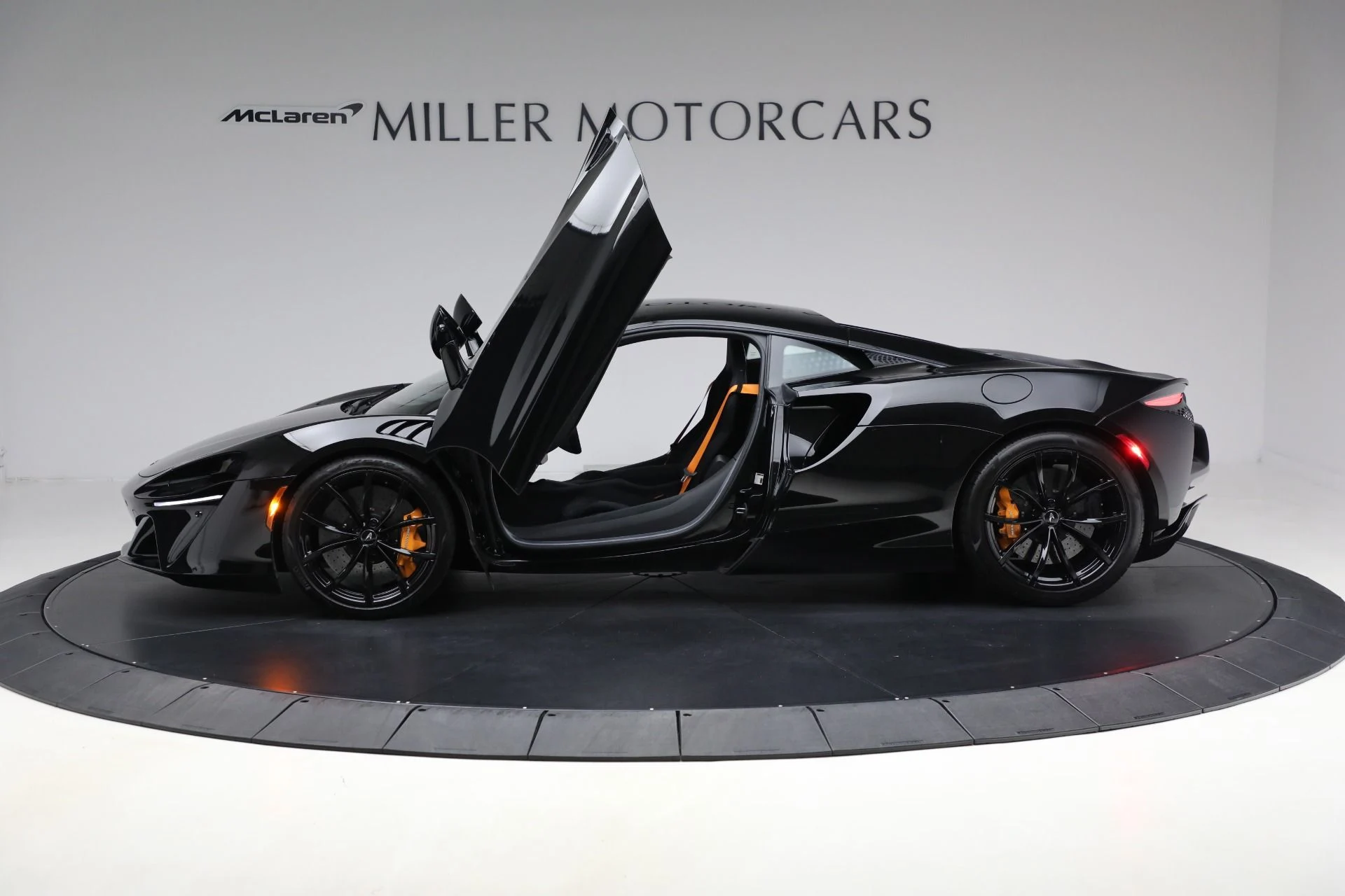 mph014_201287064_Used_2023_Mc_Laren_Artura_015492a3fd