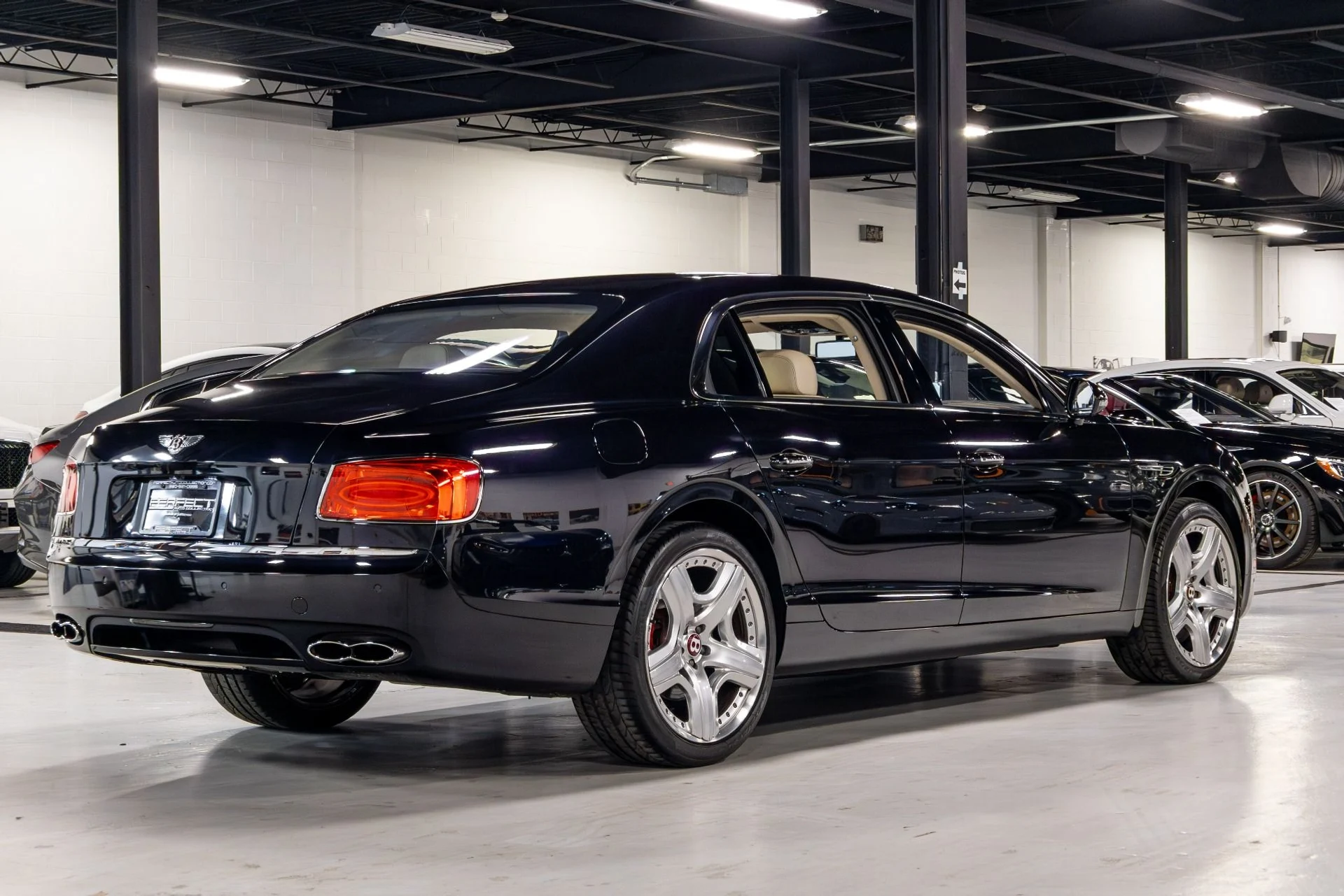 mph014_2013943194_Used_2015_Bentley_Flying_Spur_V8_1776286093_a33efdecea