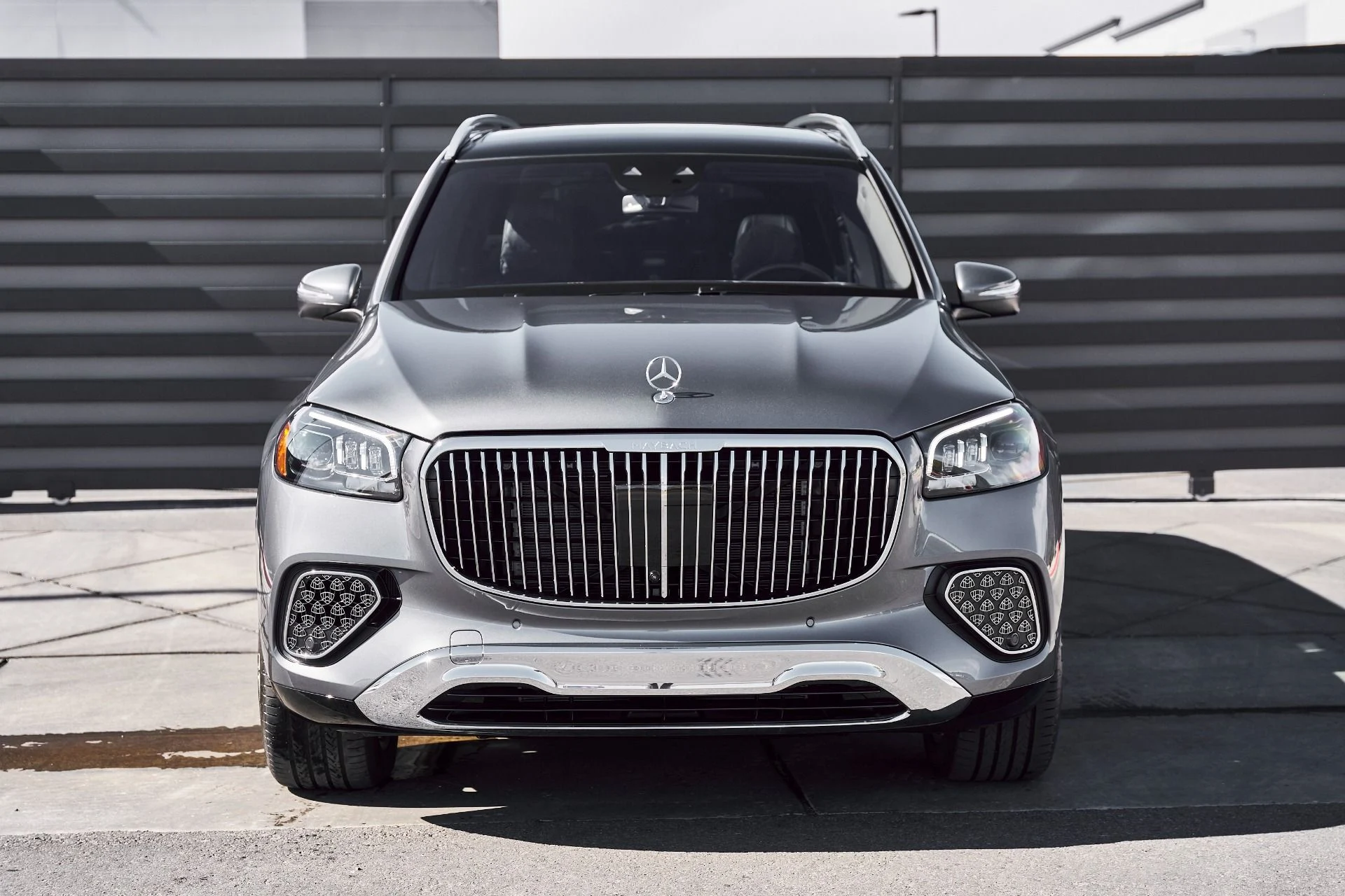 mph014_20155625_Used_2025_Mercedes_Benz_GLS_Maybach_GLS_600_1771467891_f7e57a3f9f