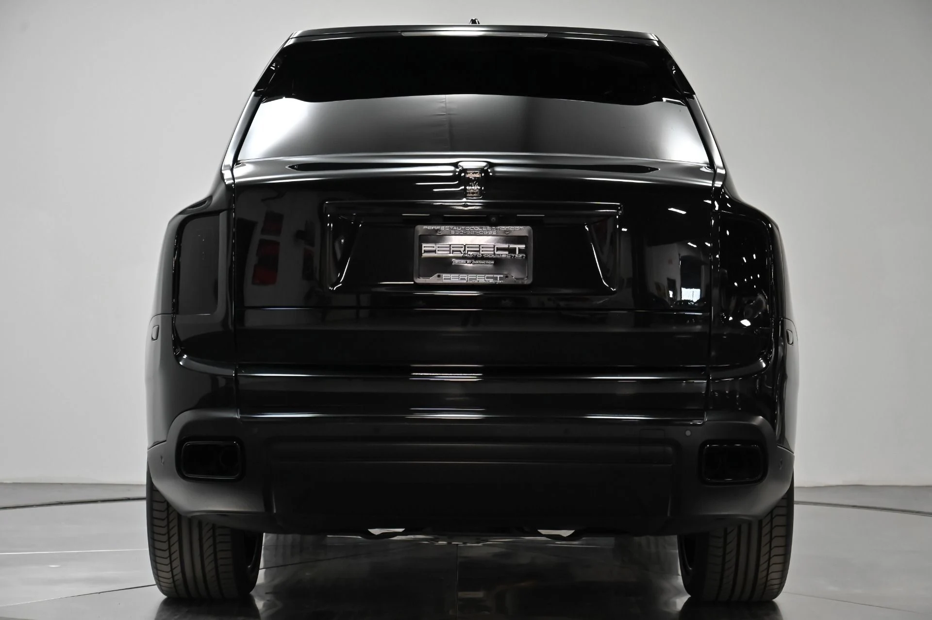 mph014_2015795706_Used_2019_Rolls_Royce_Cullinan_1761408905_9c31ac4b80