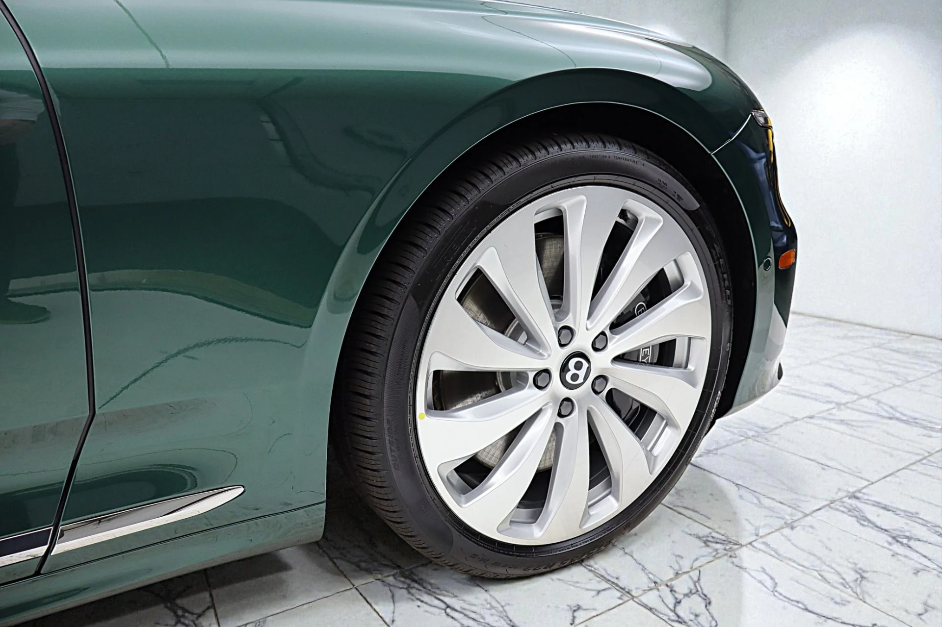 mph014_2036579572_New_2026_Bentley_Continental_GTC_69f5547642