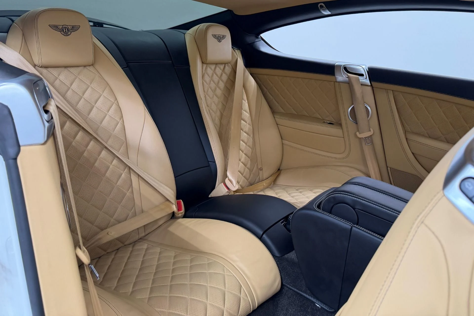 mph014_2036992584_Used_2016_Bentley_Continental_GT_V8_S_Mulliner_Driving_Specification_Two_Tone_Interior_Interior_1782240717_1baed259da