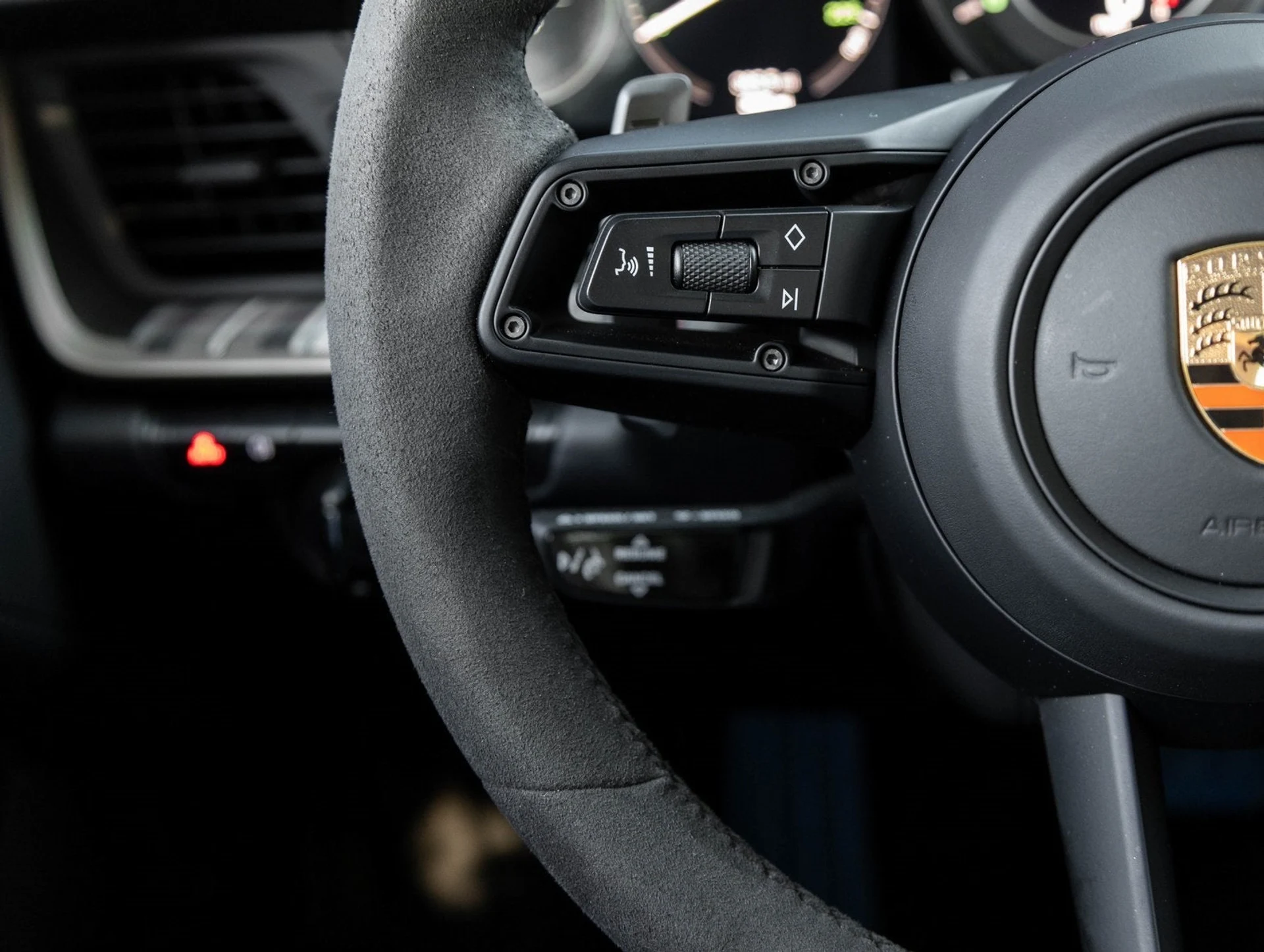 mph014_2038167418_15_8f08b42064