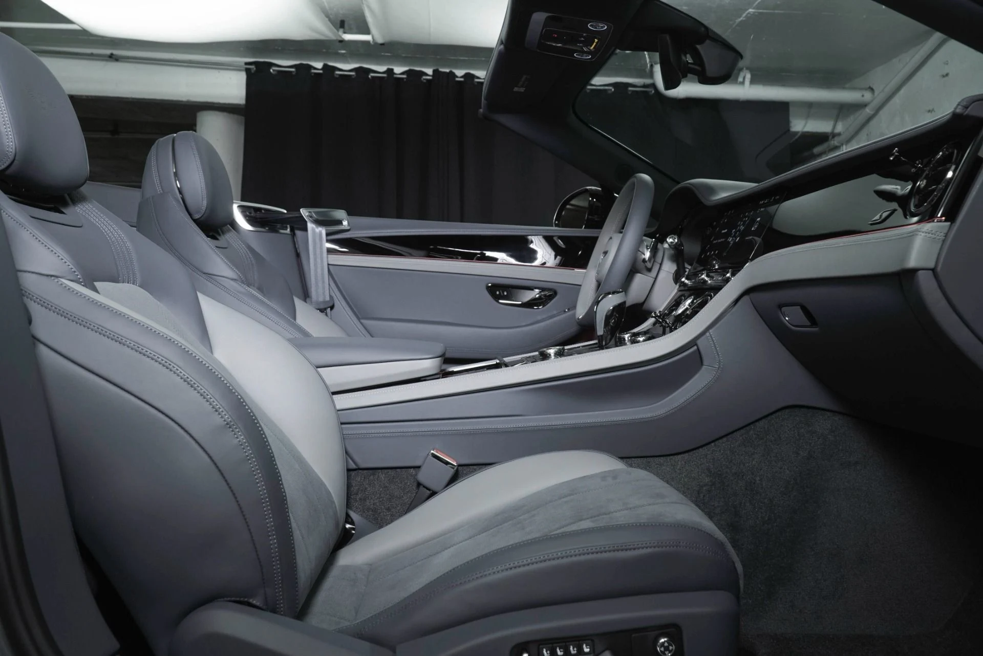 mph014_2038831870_New_2026_Bentley_Continental_GTC_S_1779813557_6a7d352a76