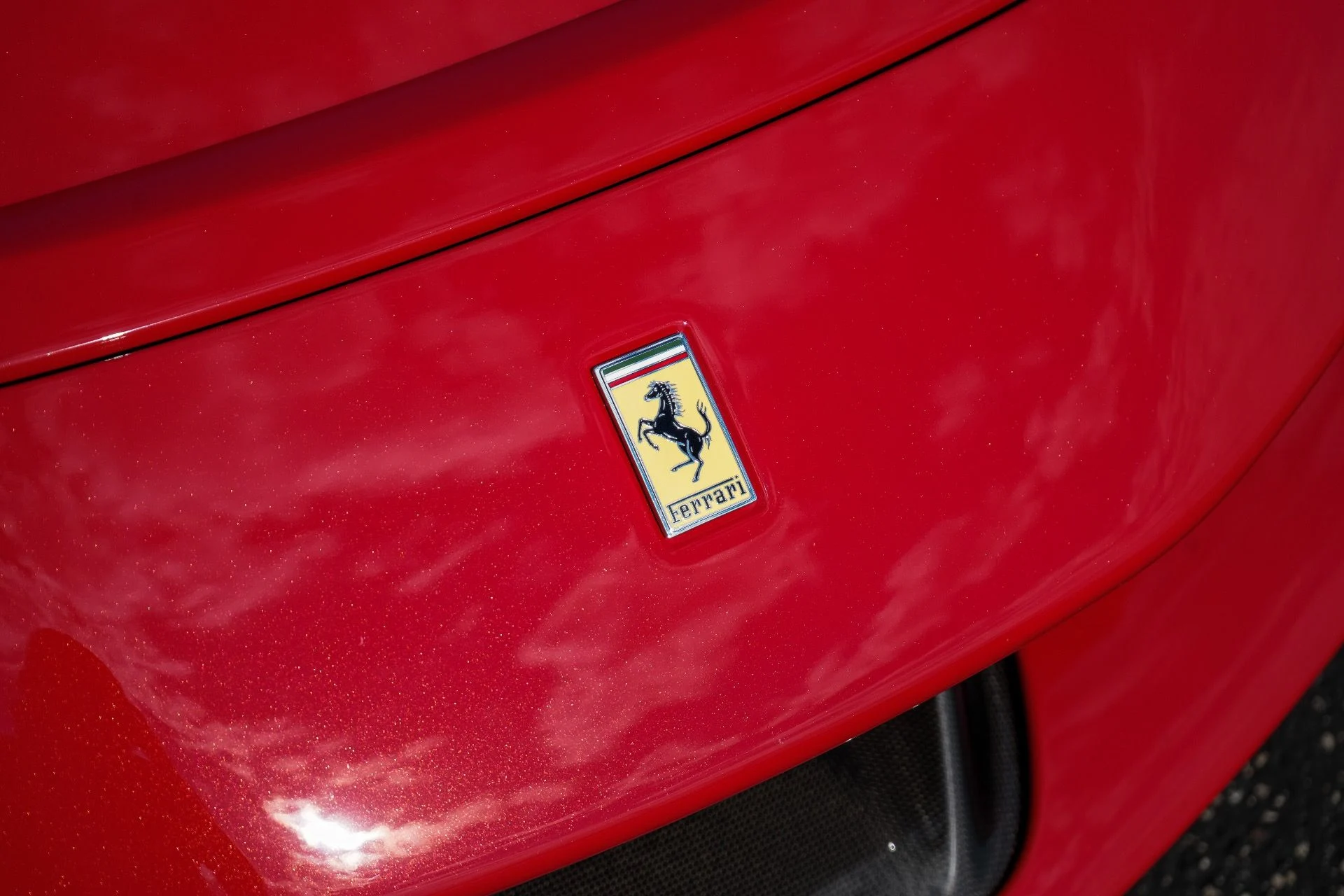 mph014_2048754645_Used_2023_Ferrari_SF_90_Spider_1791928068_169fa5f9d1