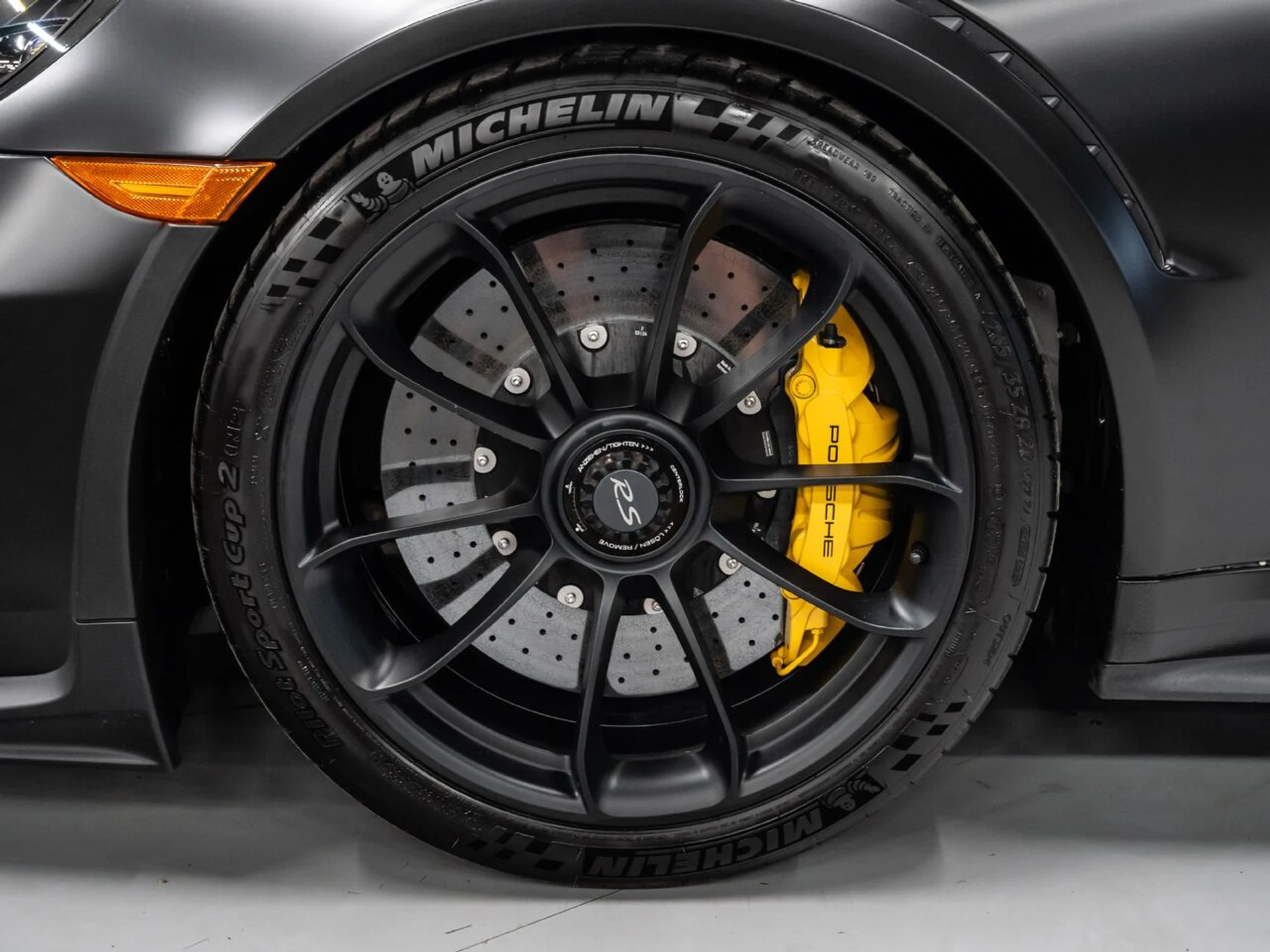 mph014_205456907_porsche_911_2019_b5e4e4d08b