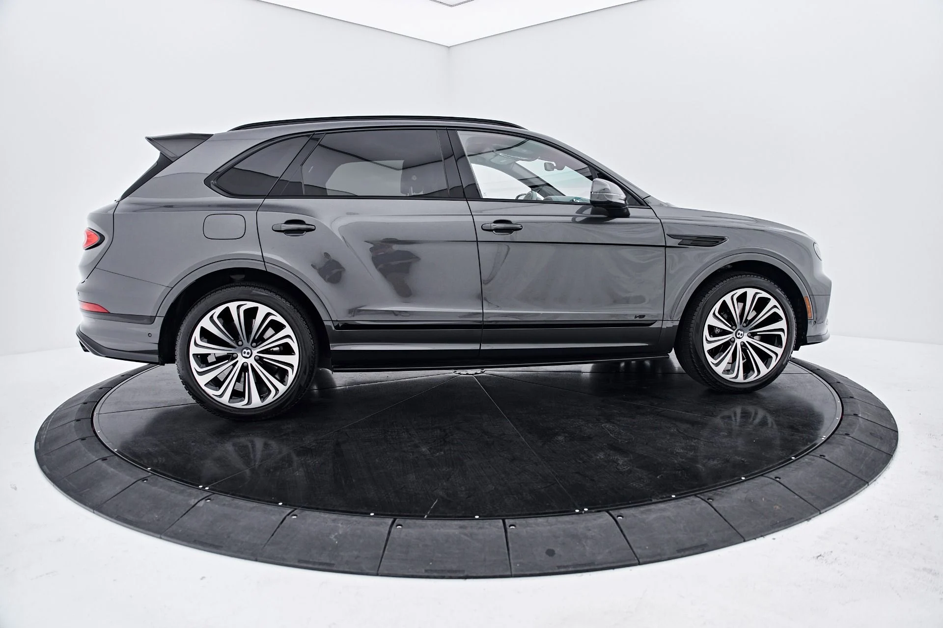 mph014_2056259892_Used_2022_Bentley_Bentayga_V8_1791935701_43f04ffe87