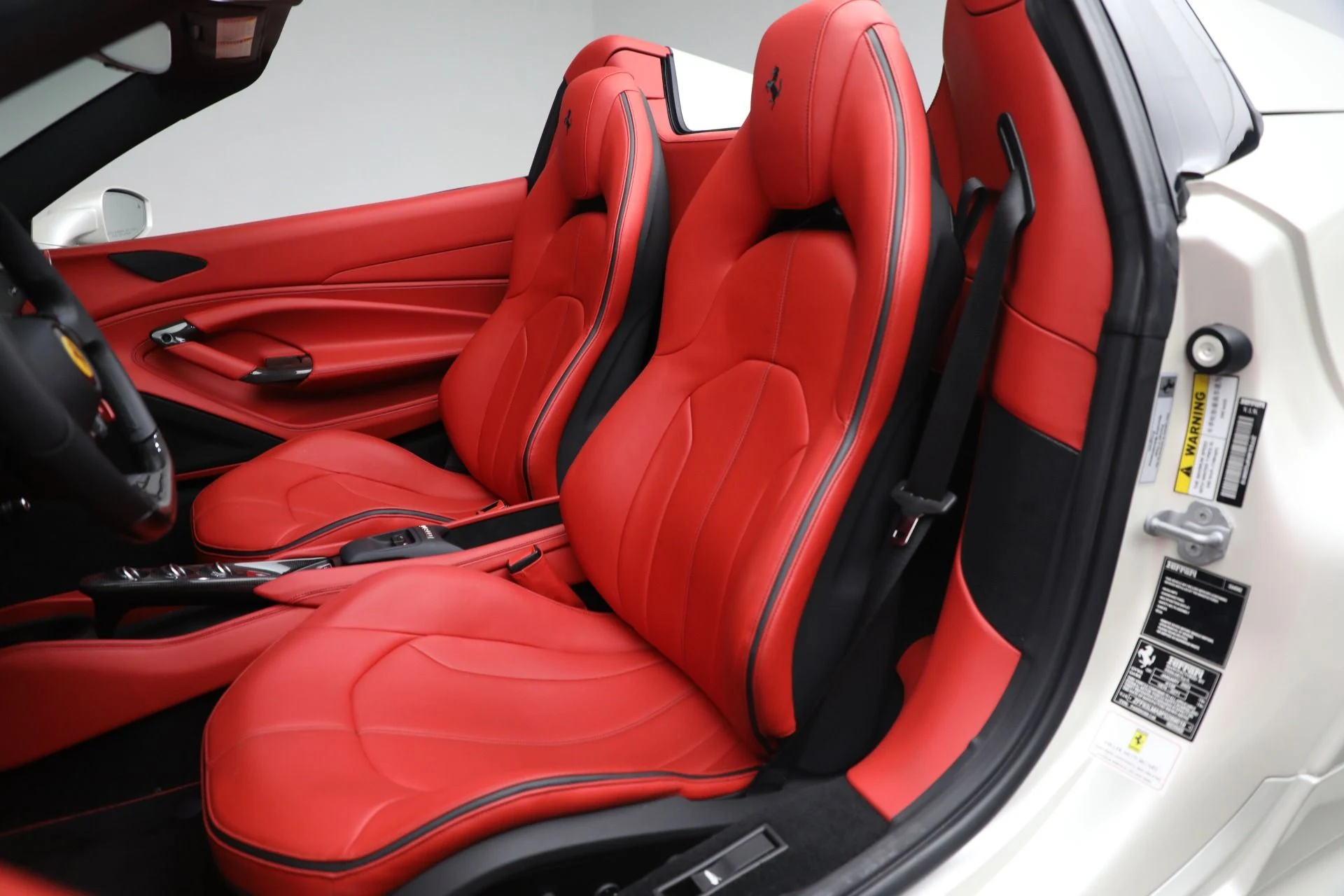 mph014_2064271472_Used_2023_Ferrari_F8_Spider_1729612880_54c27a72e0