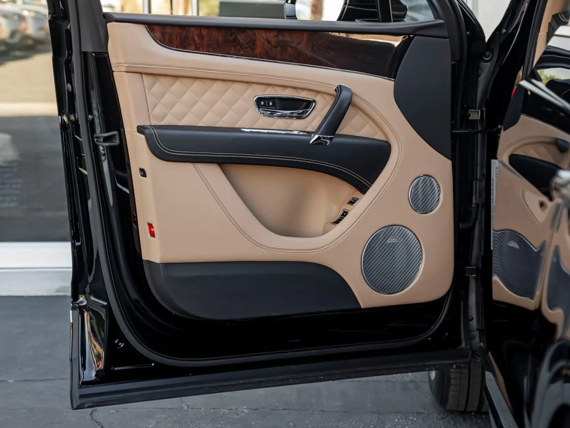 mph014_206590287_15_b60bdfa040