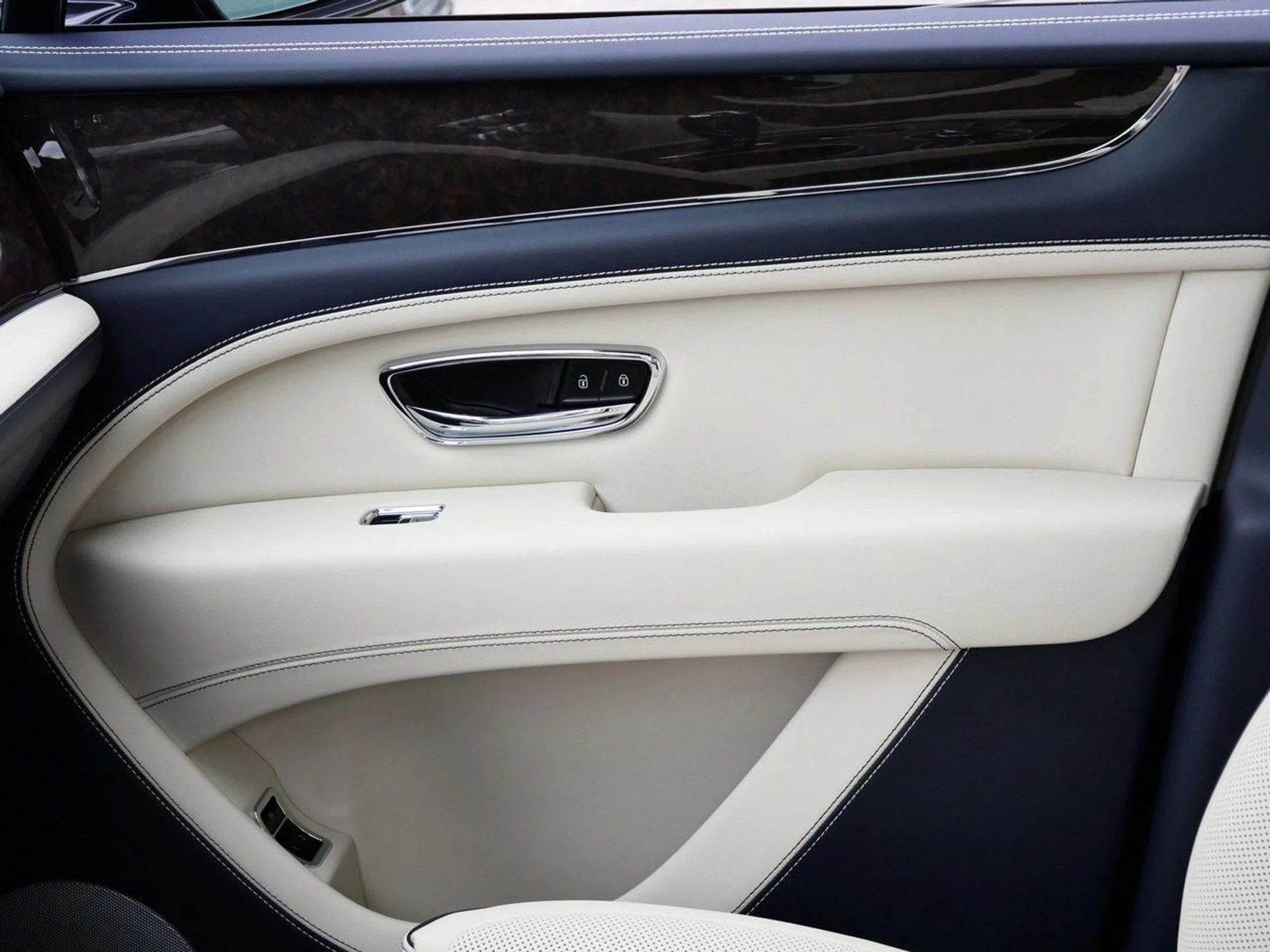 mph014_2067948648_e759a706f0f354ac63c7c28de7196ca0x_ee510450de