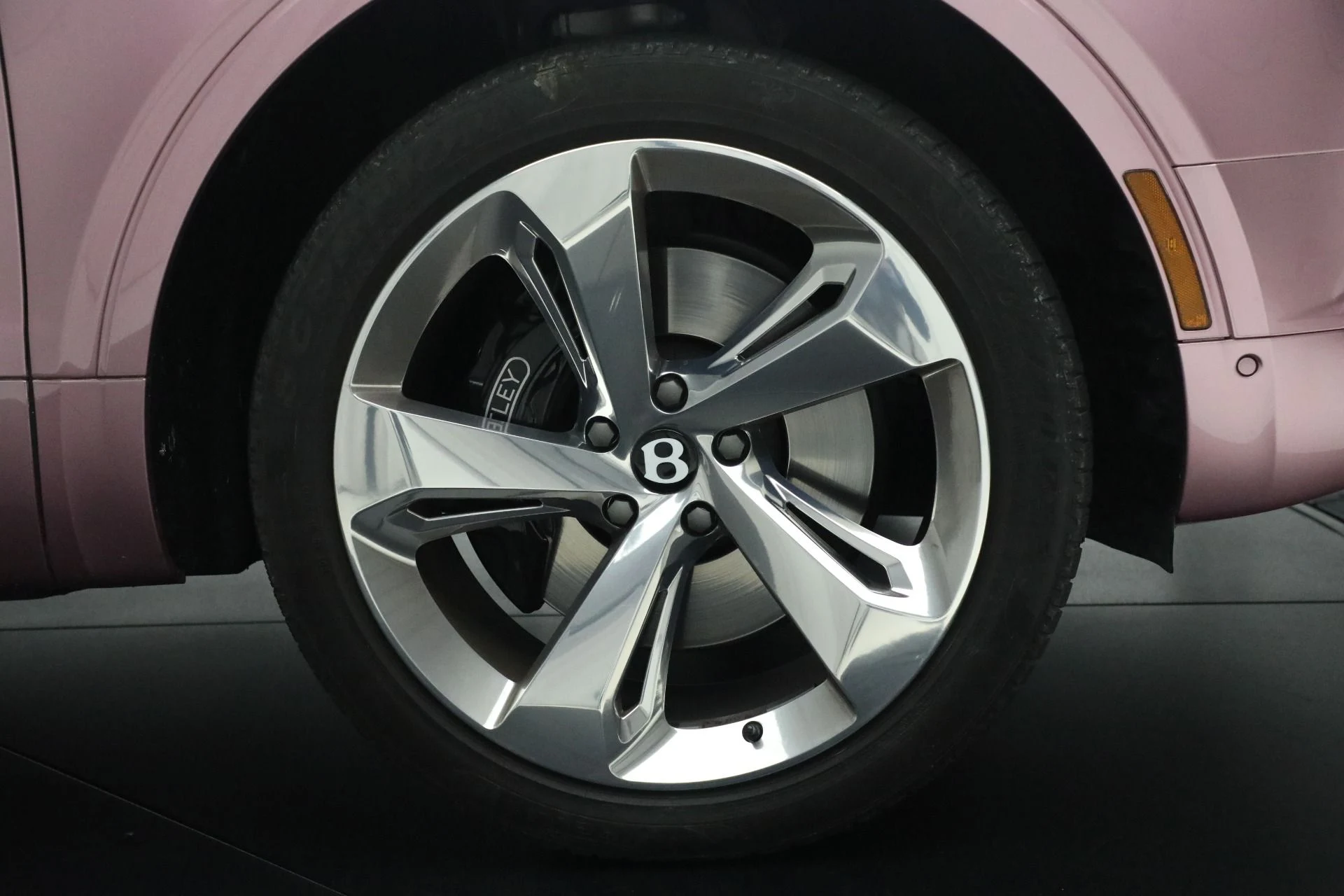 mph014_2074287851_Used_2019_Bentley_Bentayga_V8_1721831801_c2c7505bfd