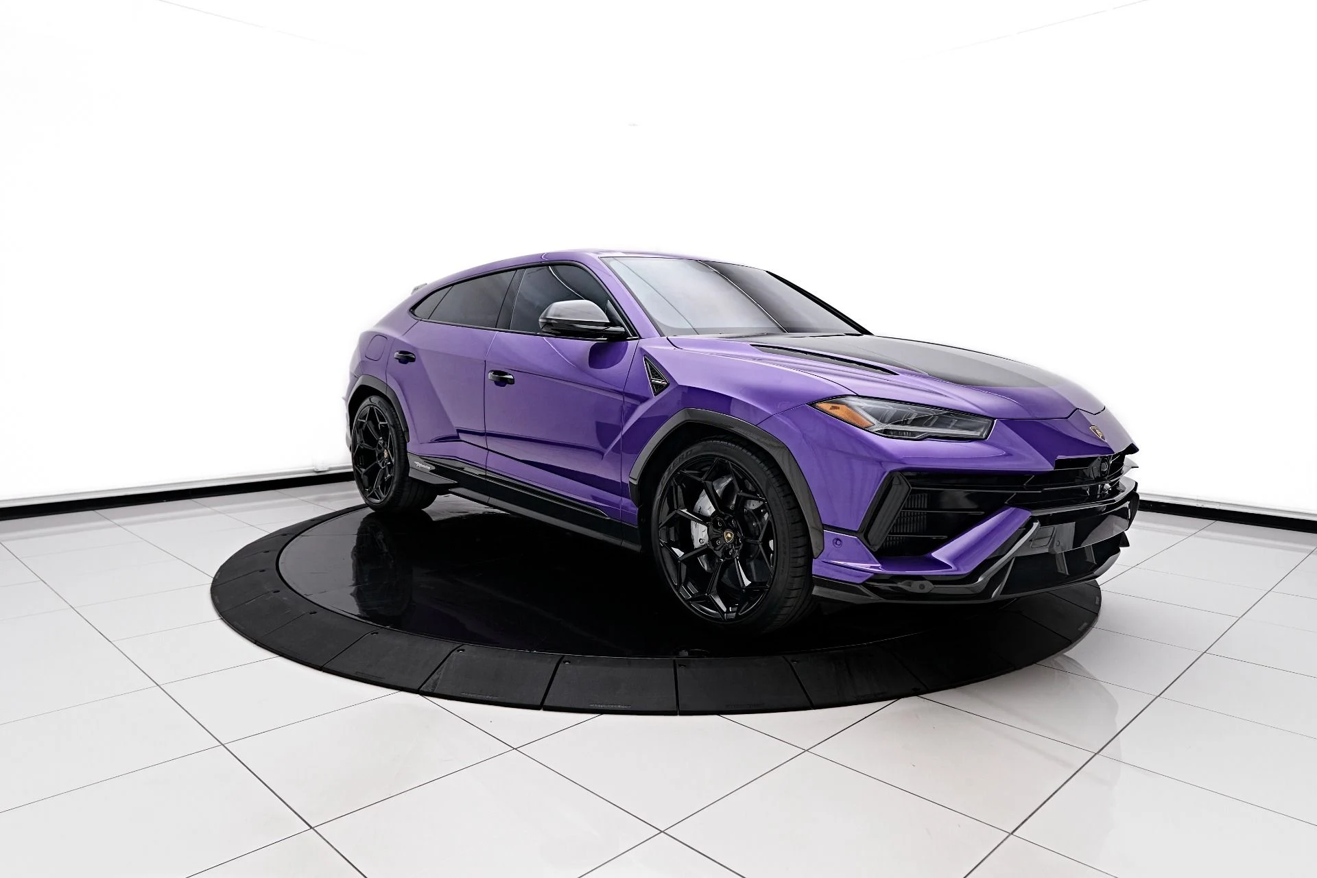 mph014_2075534480_Used_2023_Lamborghini_Urus_1705445920_cde48e7952