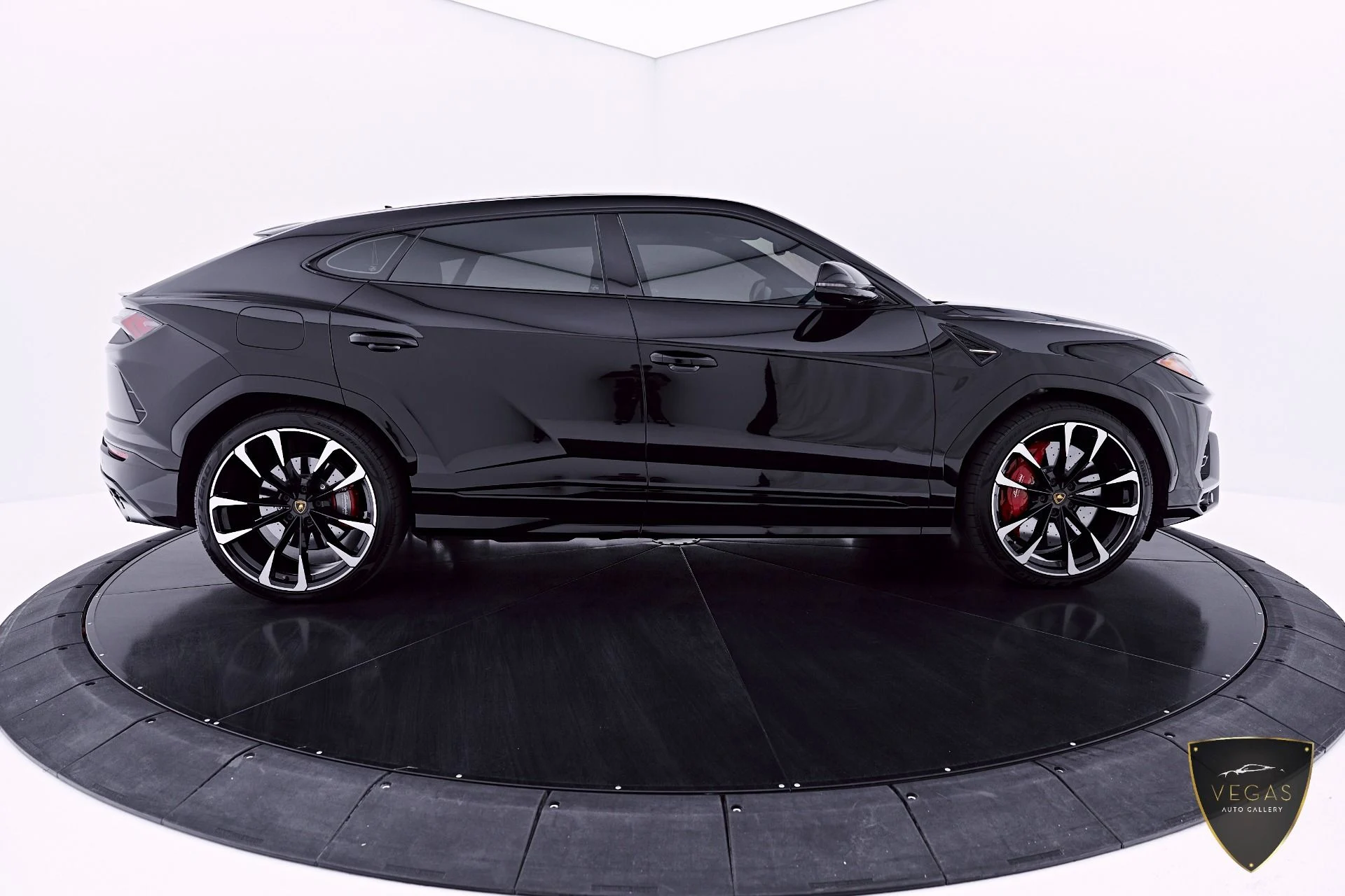 mph014_2076381606_Used_2022_Lamborghini_Urus_1782338925_4b0e7a7bd2