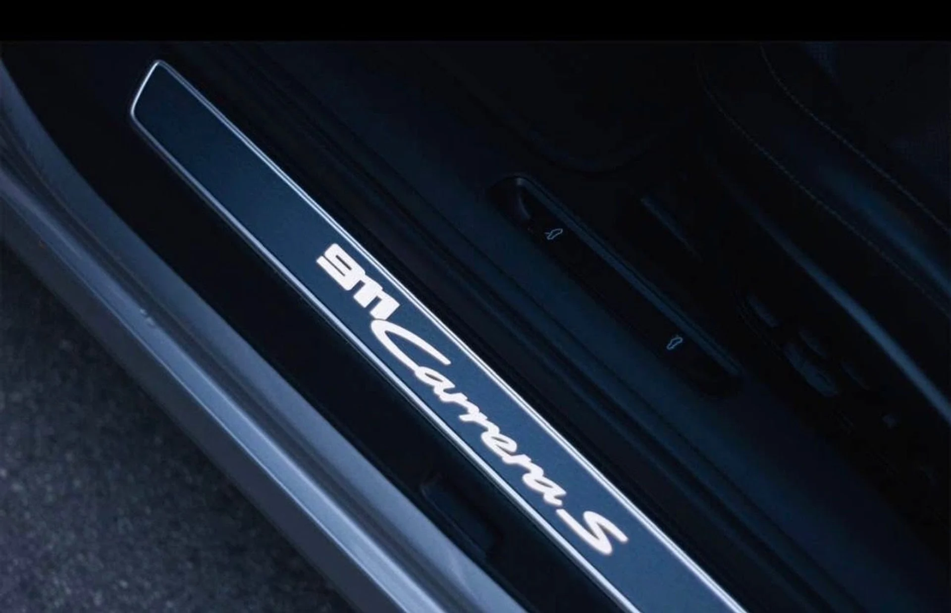 mph014_2079392965_Used_2020_Porsche_911_Carrera_S_1767650855_8e7169fb9b