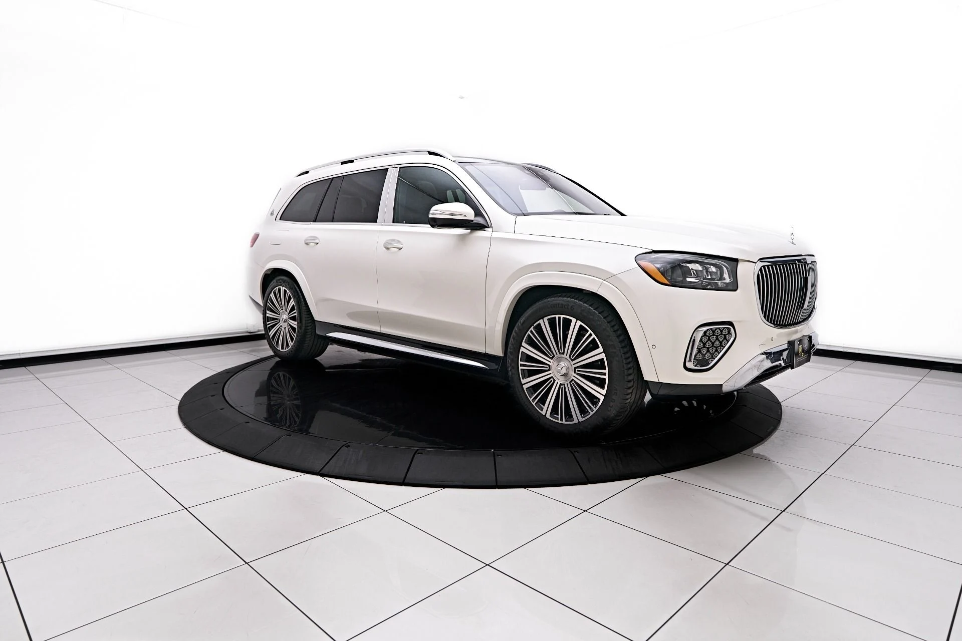 mph014_2079794691_Used_2024_Mercedes_Benz_GLS_Maybach_GLS_600_1754358842_1da9f39e6b