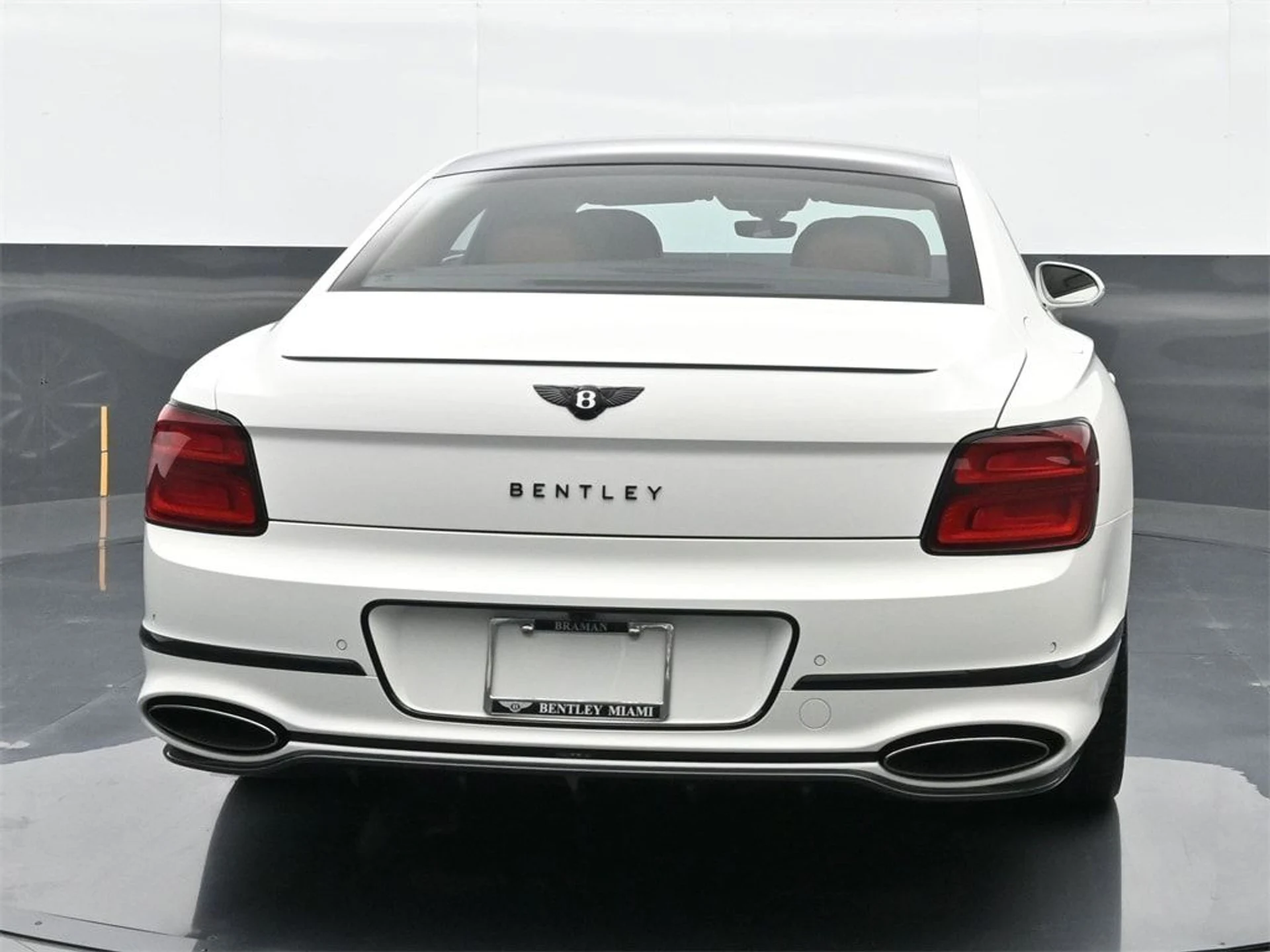 mph014_2082830797_e3b72bf5cdc6454df14d22c84553ad06x_599f8e7662