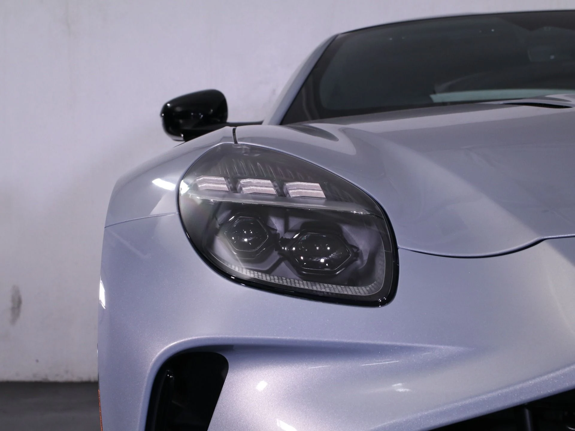 mph014_2086629379_New_2025_Aston_Martin_Vantage_1758482523_15962c36d6