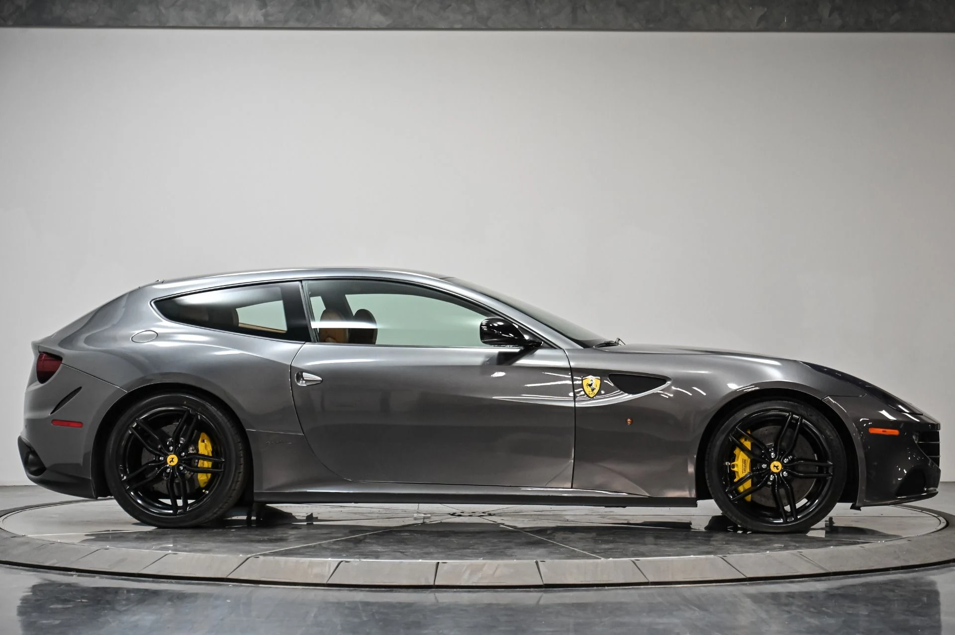 mph014_2089233709_Used_2014_Ferrari_FF_1758753683_55fa83440c