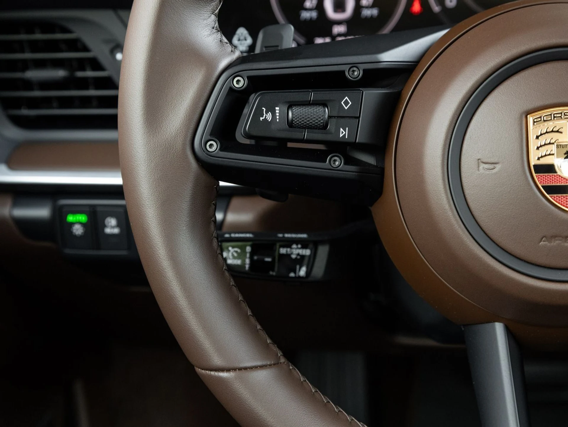 mph014_2091763725_15_16808b1673