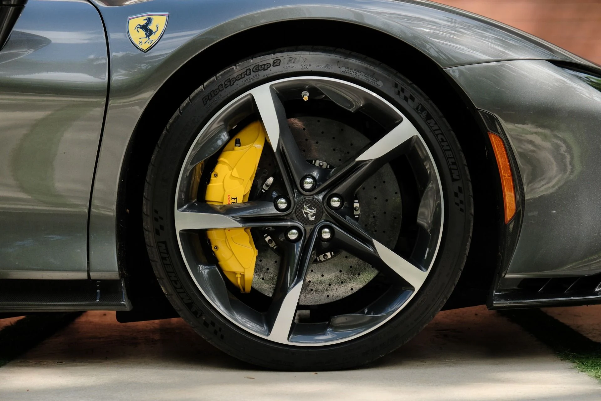 mph014_209659183_Used_2022_Ferrari_SF_90_Spider_1790027669_a799b9f6ef