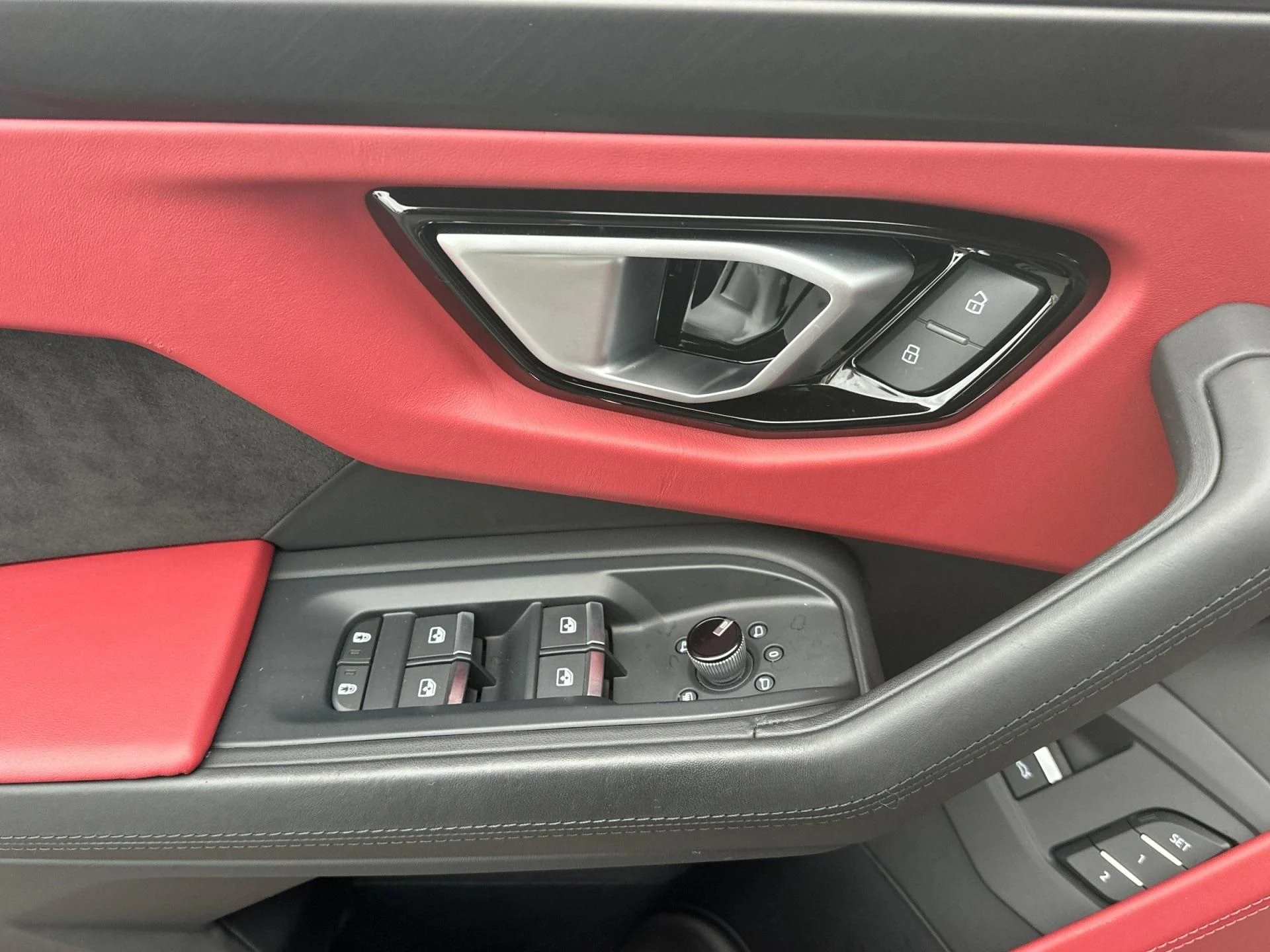 mph014_2098283195_Used_2022_Lamborghini_Urus_Selezione_CPO_1767174650_18b07ab409