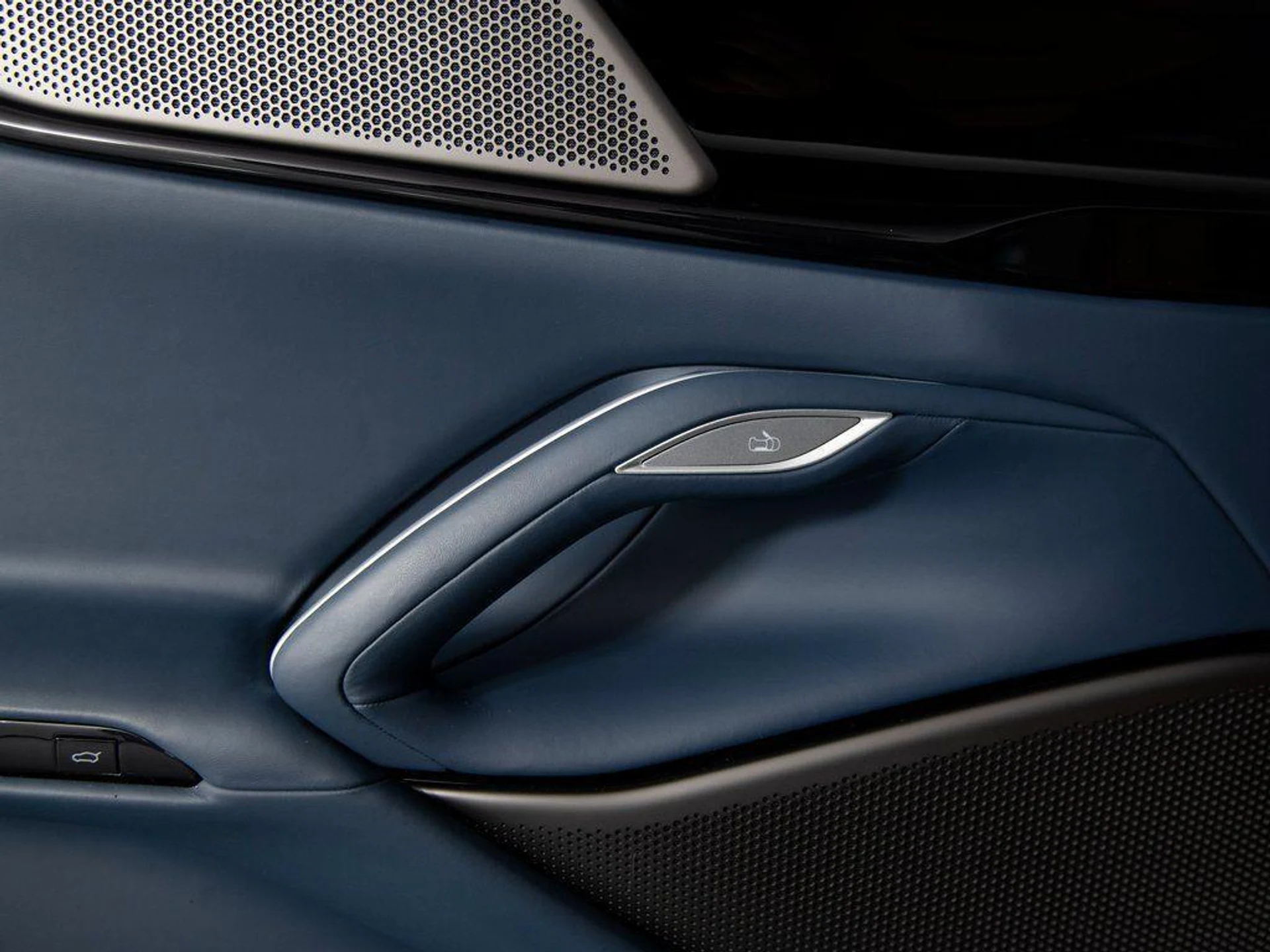 mph014_2107992151_m_O_Rfcl_N_Rgm_Xr_Nl8_B1_Guu2ef_M34g_1482daf37f