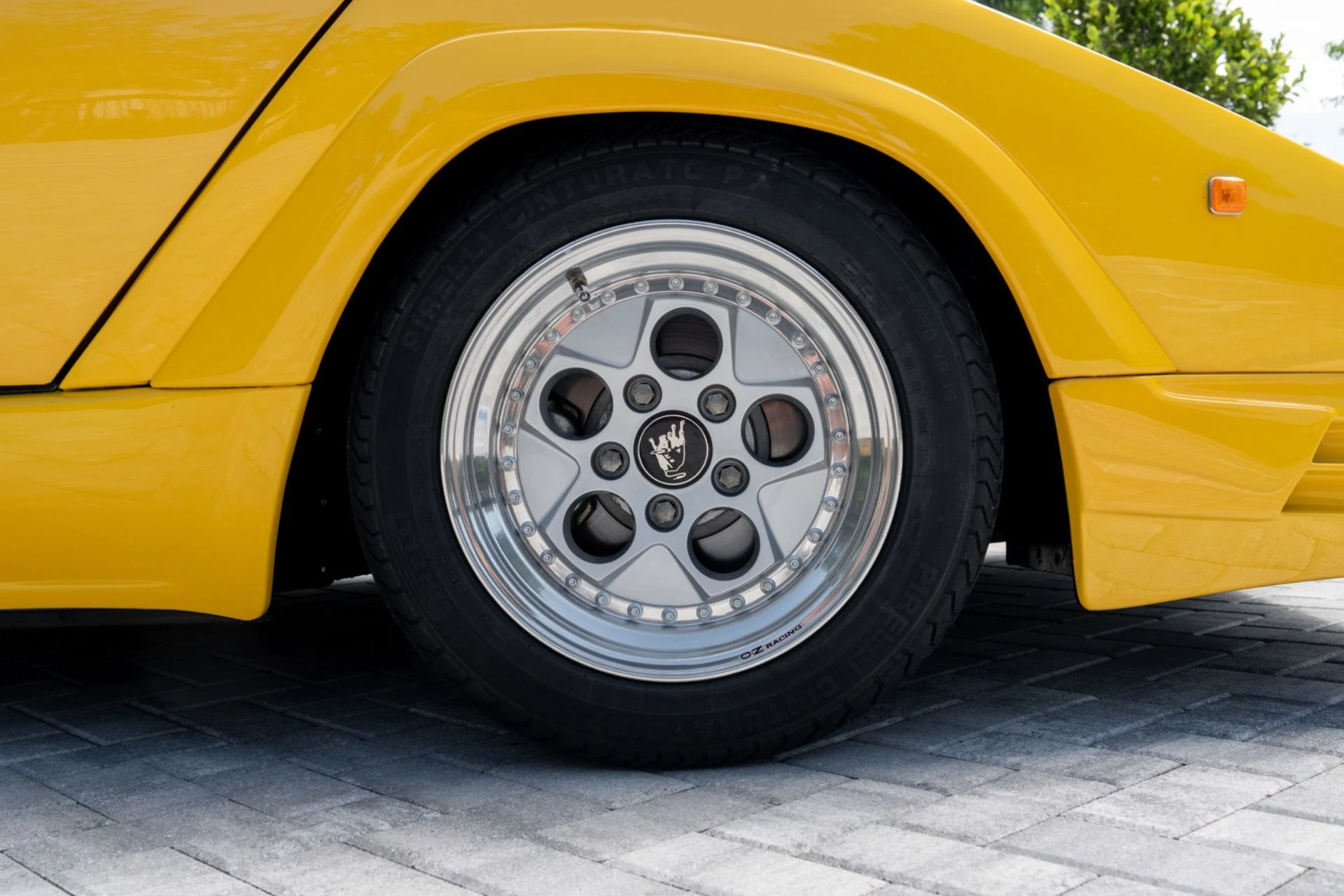 mph014_2112477739_Used_1989_Lamborghini_Countach_25th_Anniversary_1793038200_c7b85766c3