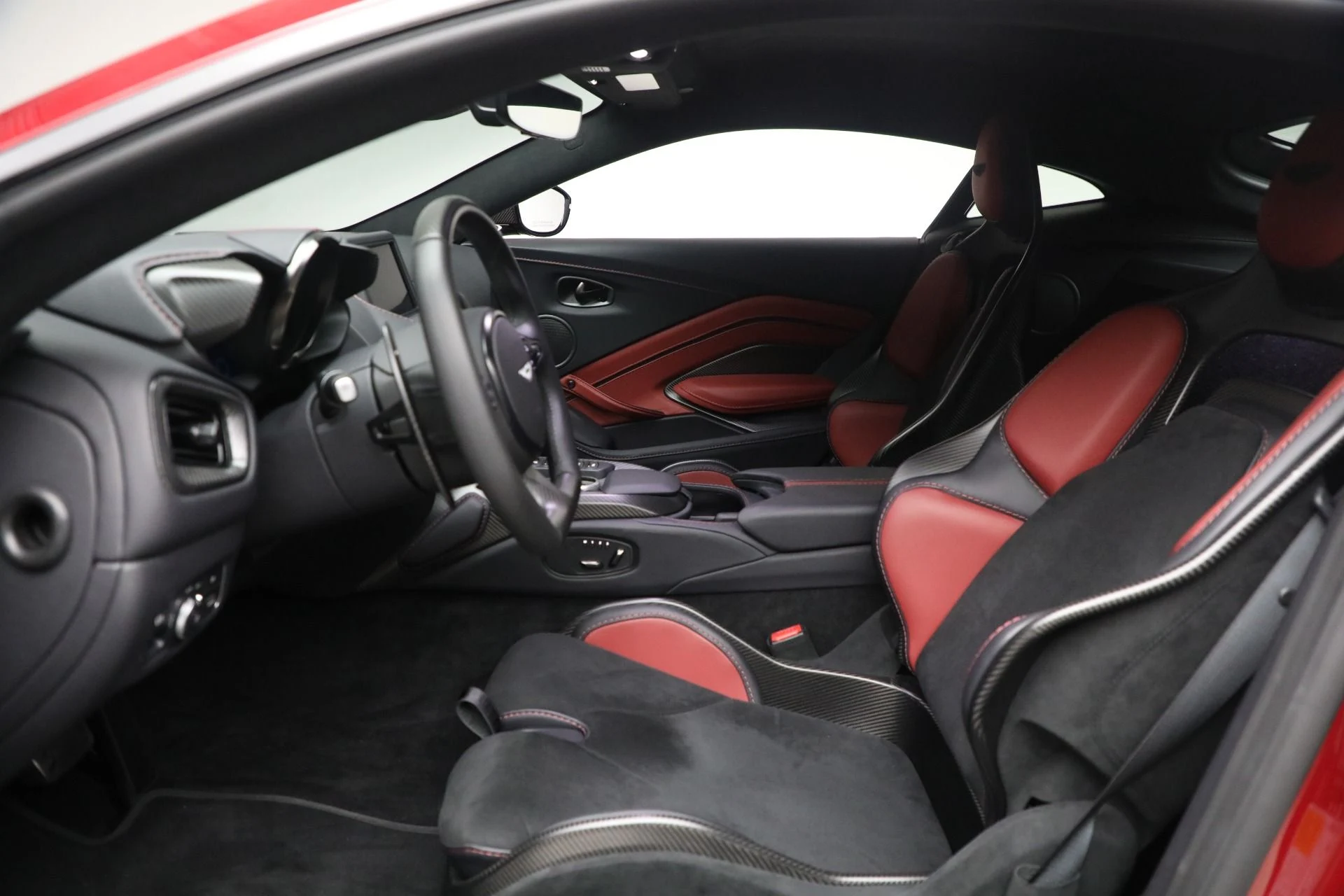 mph014_2112559699_Used_2023_Aston_Martin_Vantage_V12_4989ac81f8