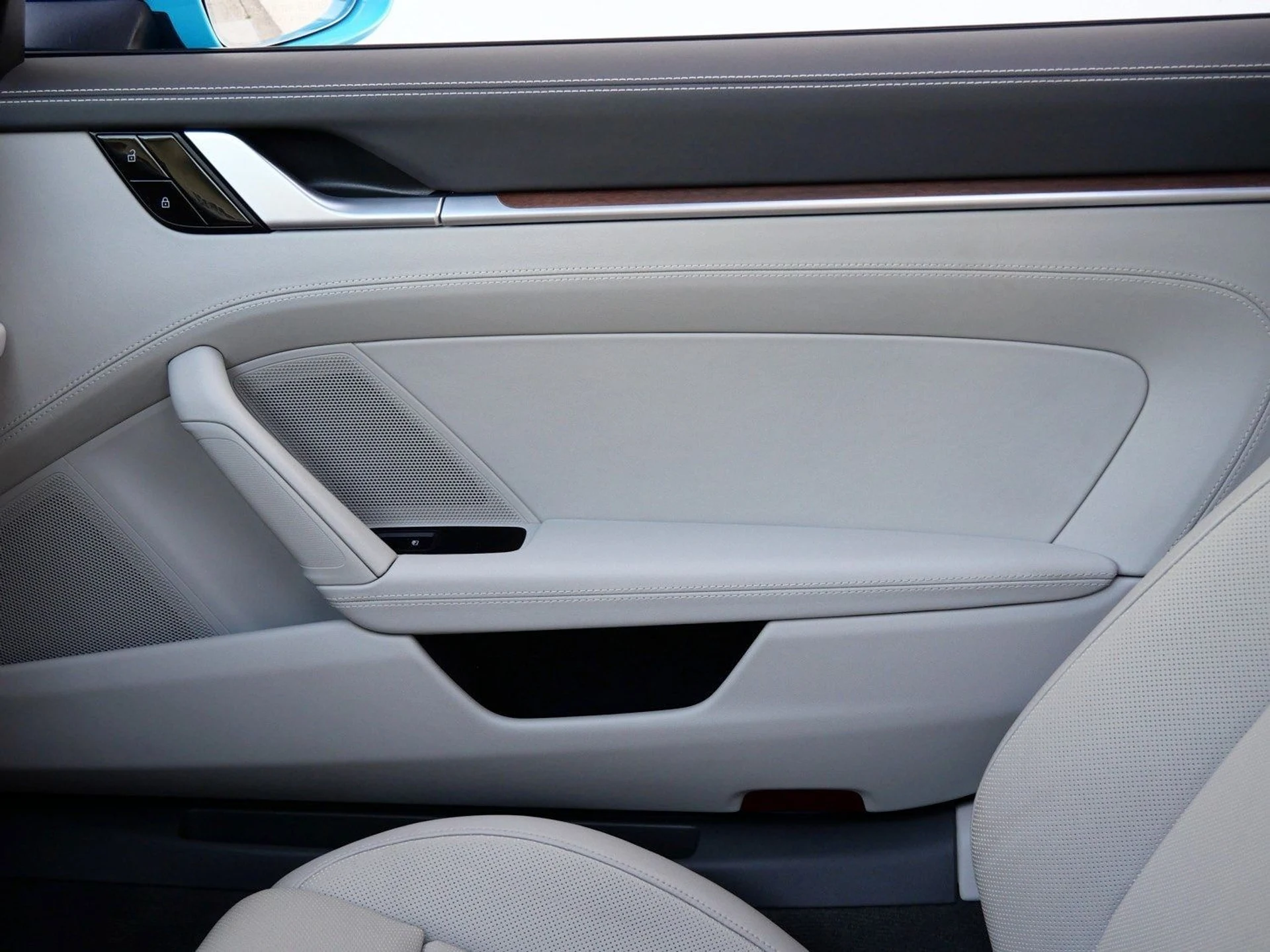 mph014_2112661750_18f2a9ff7c08ab5e1d338696b21d7a24x_4d04ec81a2