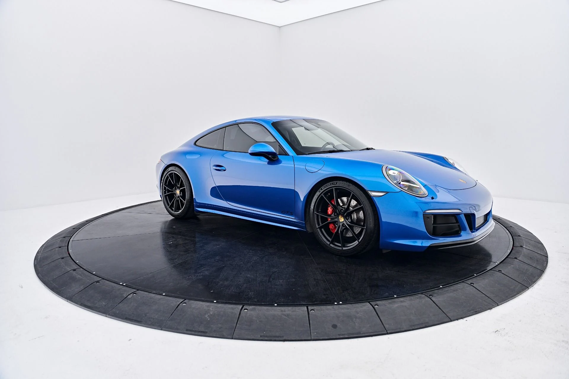 mph014_2120119705_Used_2017_Porsche_911_Carrera_GTS_1791853972_b27fc123fc