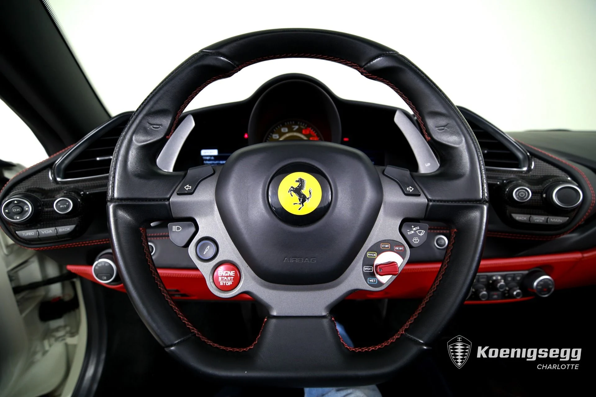 mph014_2128339882_Used_2018_Ferrari_488_Spider_1782838554_ca37953616