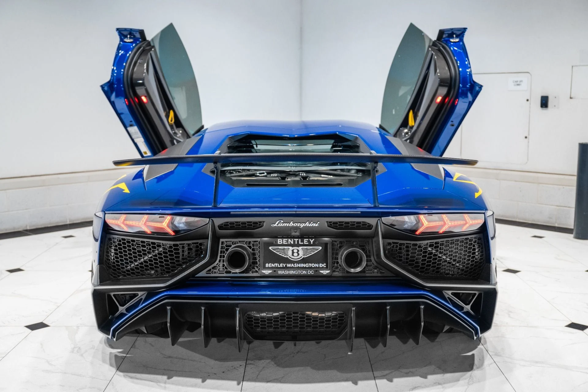 mph014_2131833482_Used_2016_Lamborghini_Aventador_LP_750_4_SV_Coupe_1783114458_557662889c