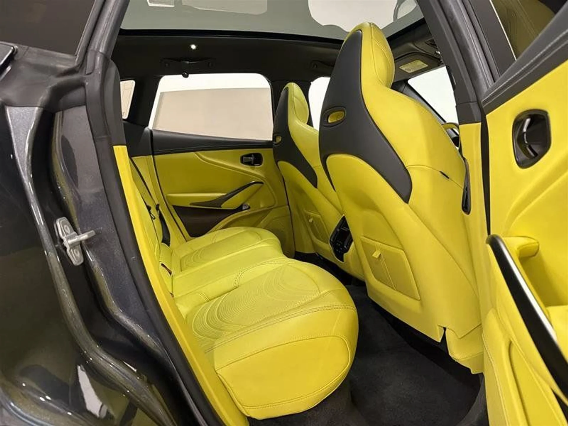 mph014_2132499073_38218513_08750_akebiqdg_525bb5de81