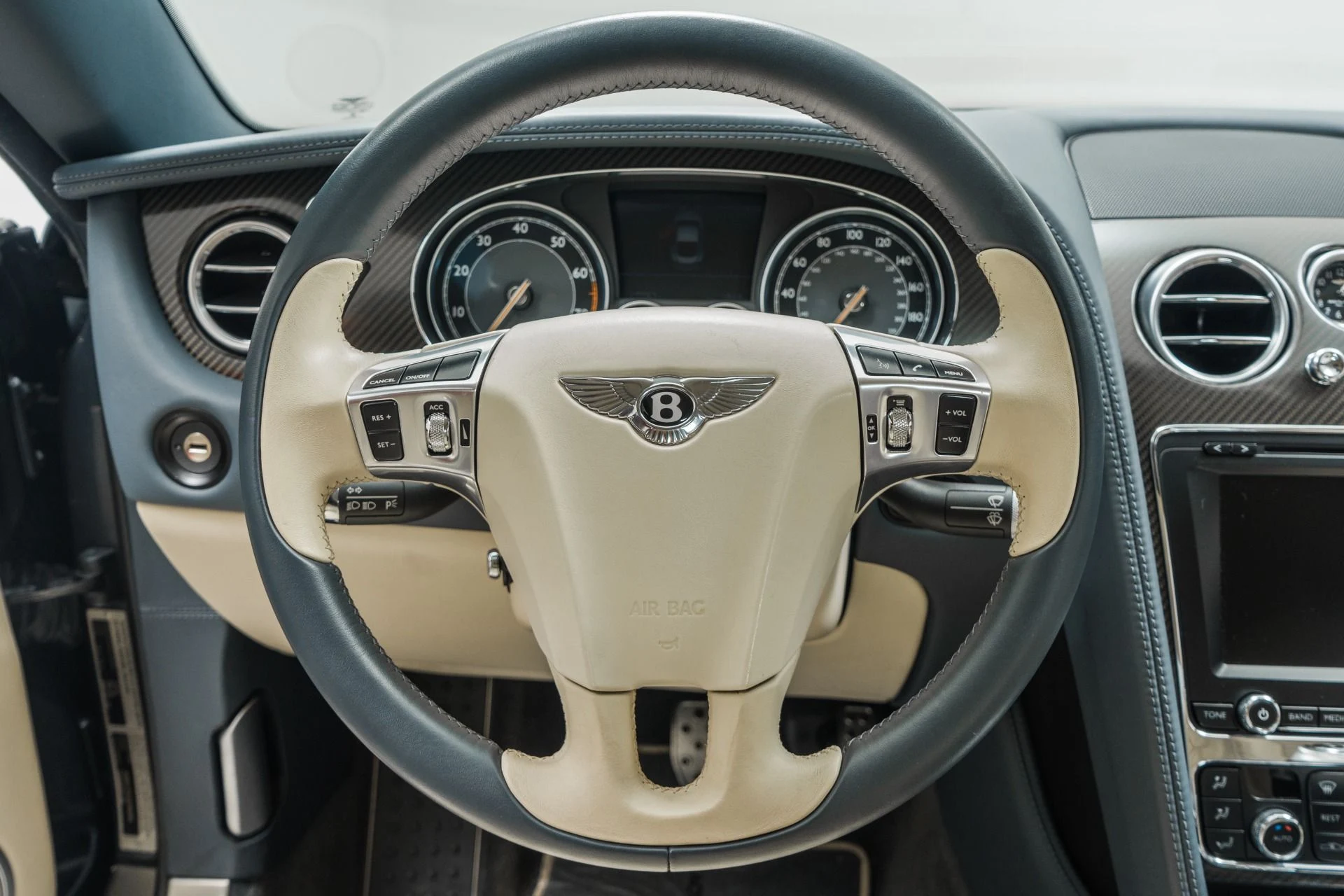 mph014_2132856597_Used_2013_Bentley_Continental_GT_Speed_Carbon_Fiber_Veneers_Beautiful_Color_Combination_1768424595_6d2e5e55dc