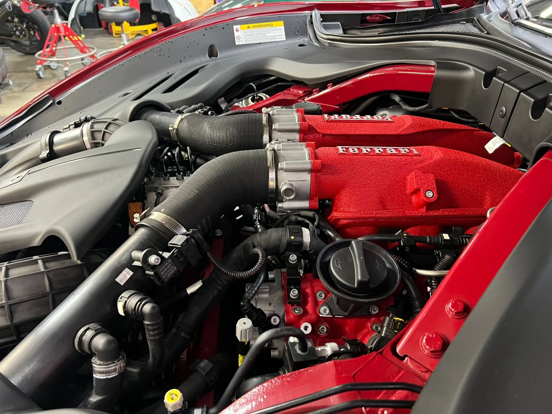 mph014_2133526214_Used_2023_Ferrari_Roma_1767722061_c06bed3fe7